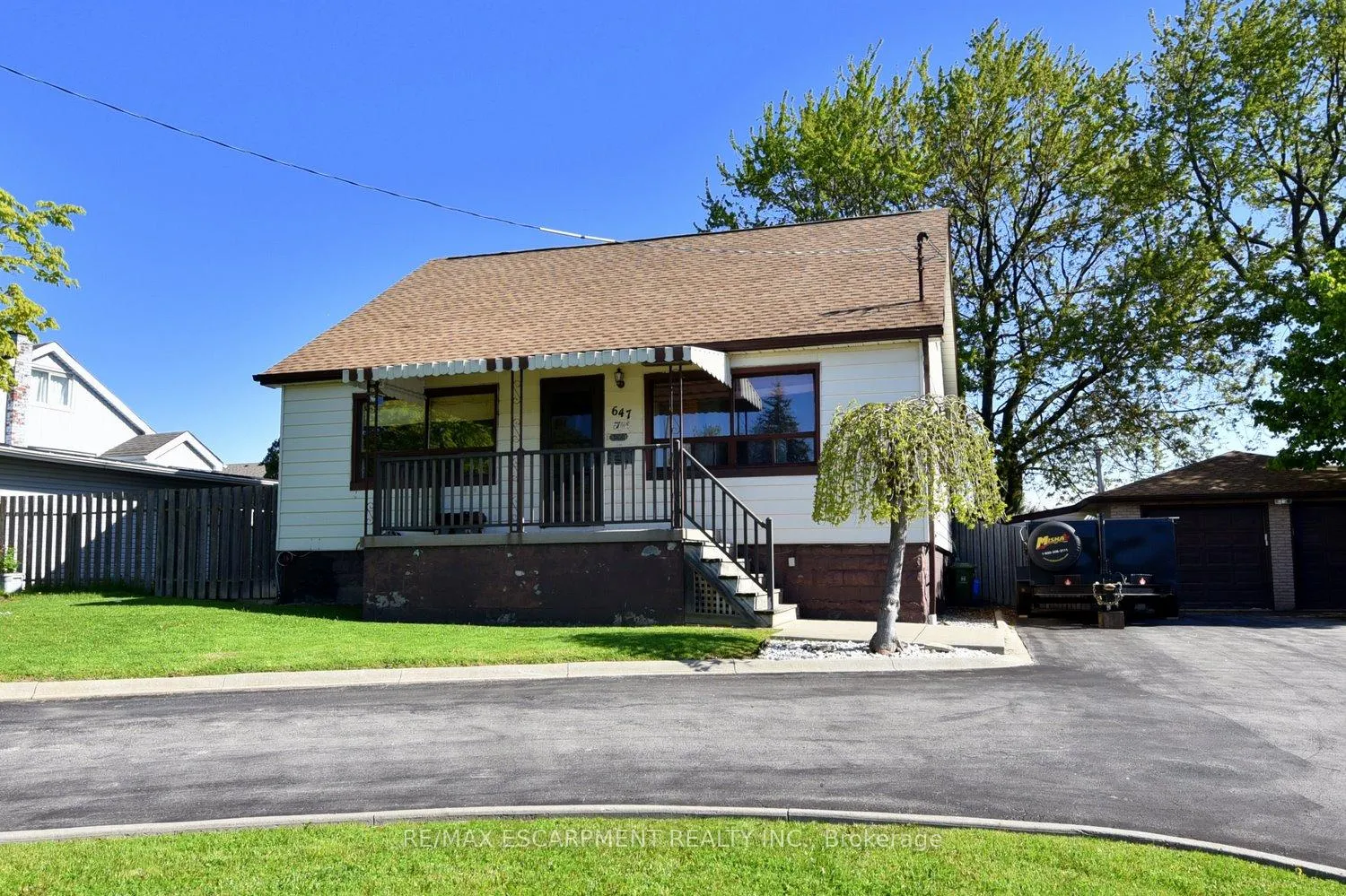 Photo 1 of 647 Limeridge Road E, Hamilton, Thorner — HOMEH