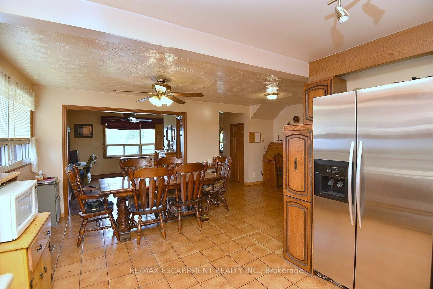 Photo 10 of 647 Limeridge Road E, Hamilton, Thorner — HOMEH