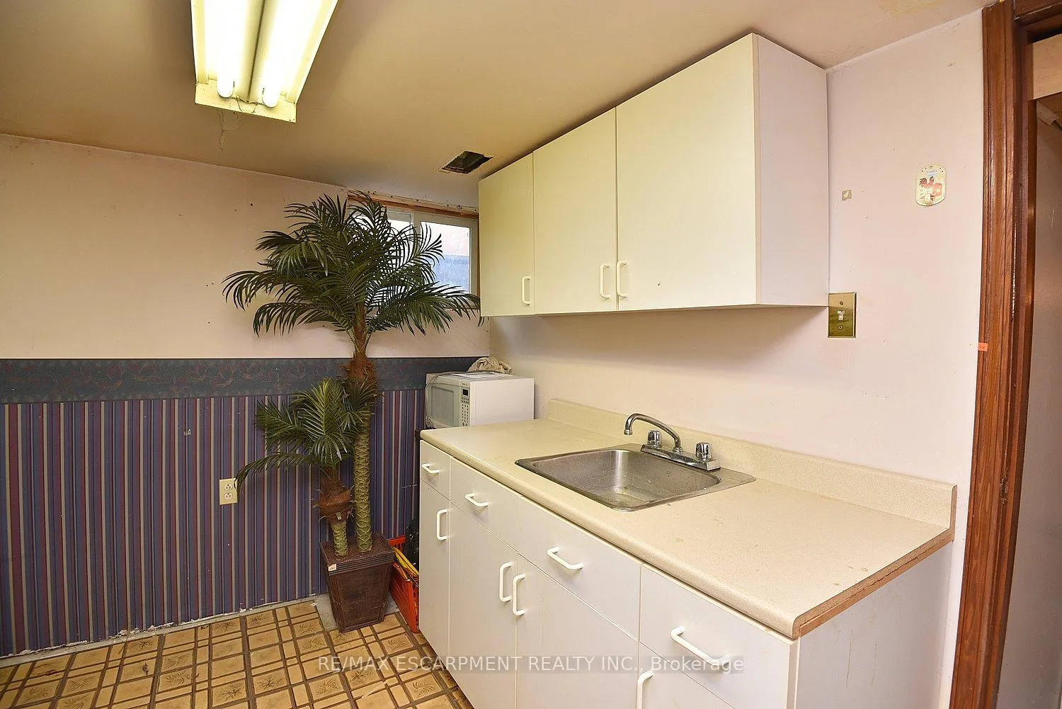 Photo 18 of 647 Limeridge Road E, Hamilton, Thorner — HOMEH