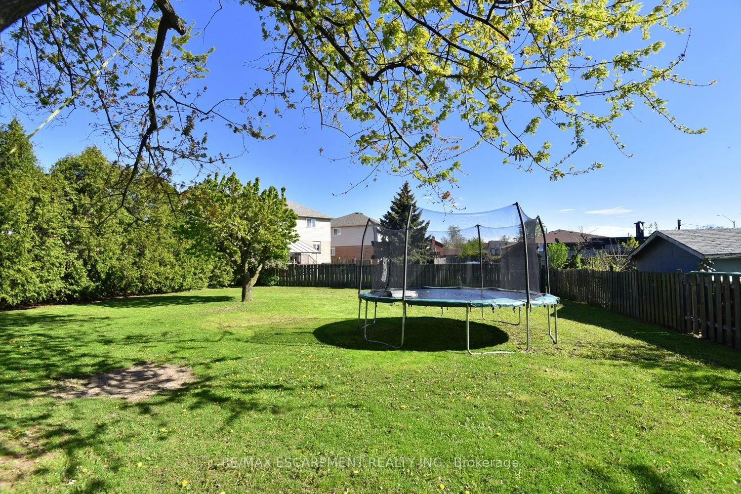 Photo 26 of 647 Limeridge Road E, Hamilton, Thorner — HOMEH
