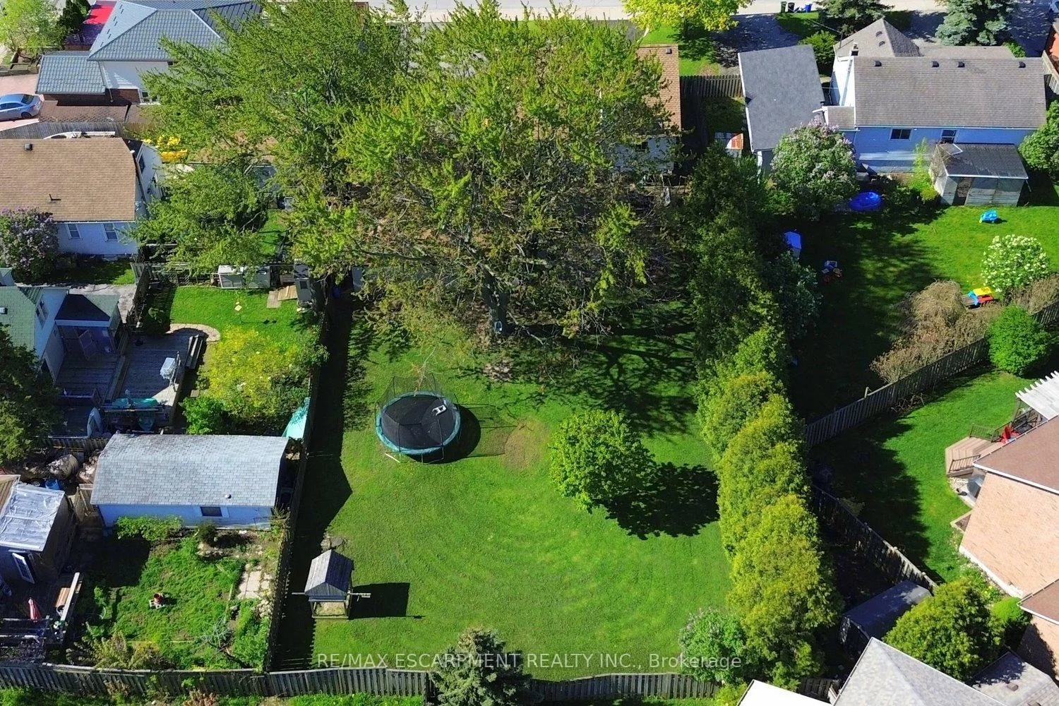 Photo 28 of 647 Limeridge Road E, Hamilton, Thorner — HOMEH
