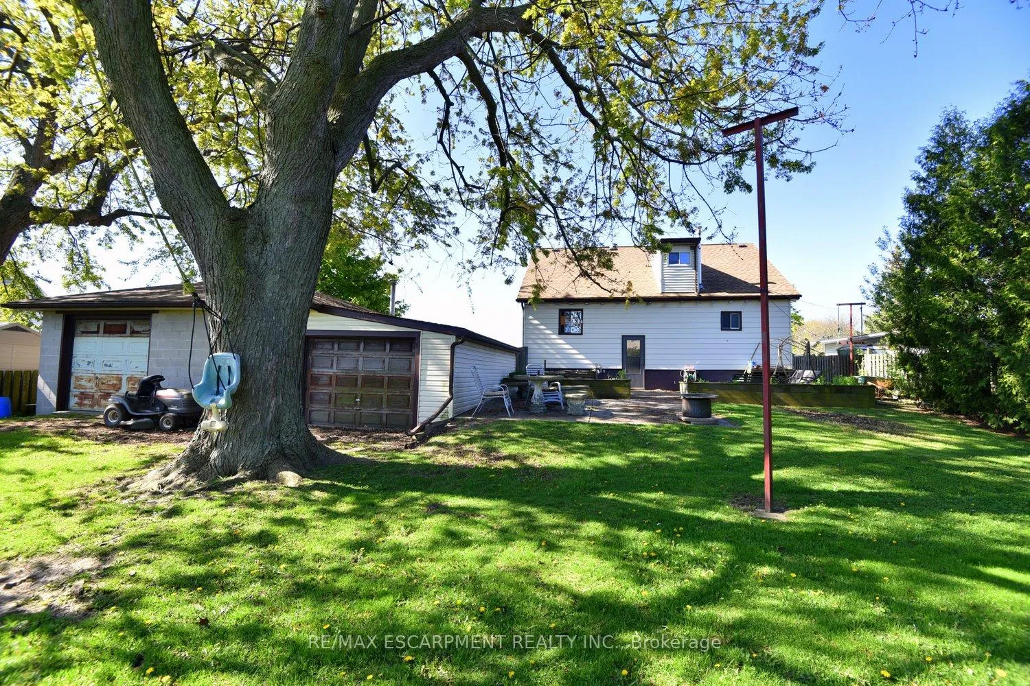 Photo 29 of 647 Limeridge Road E, Hamilton, Thorner — HOMEH