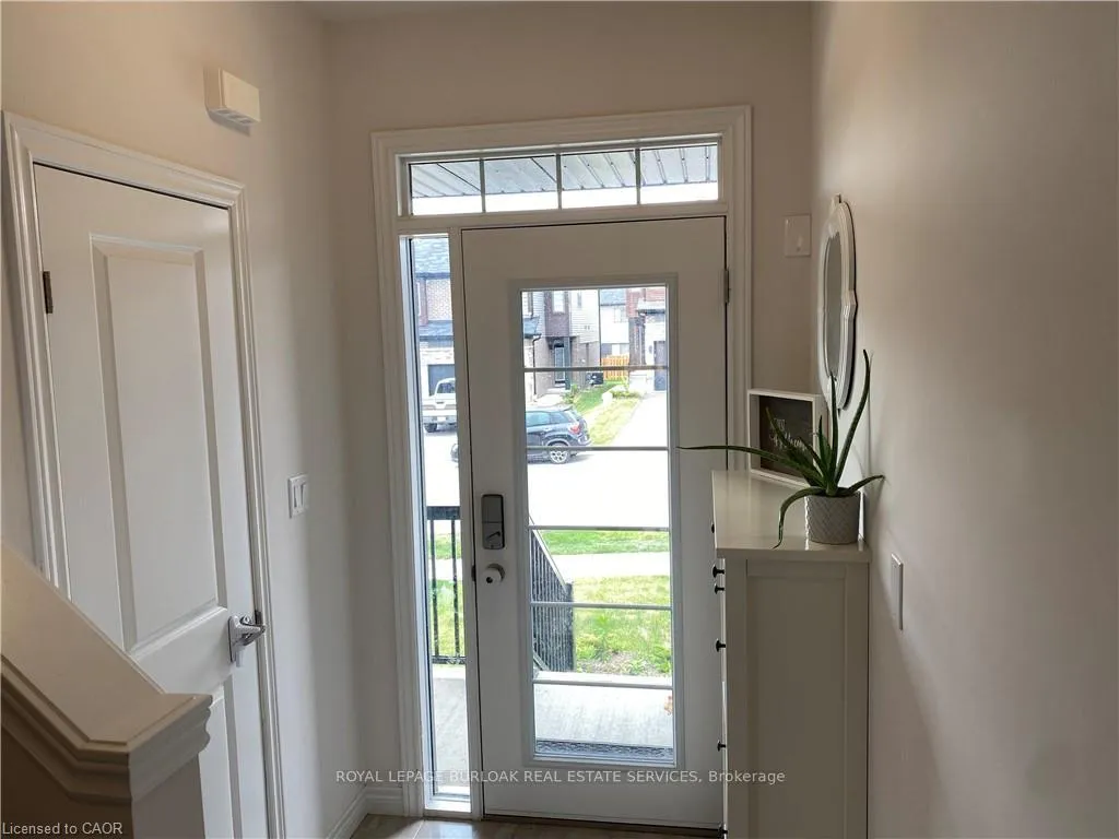 Photo 3 of 34 Baker Lane, Brant, Paris — HOMEH