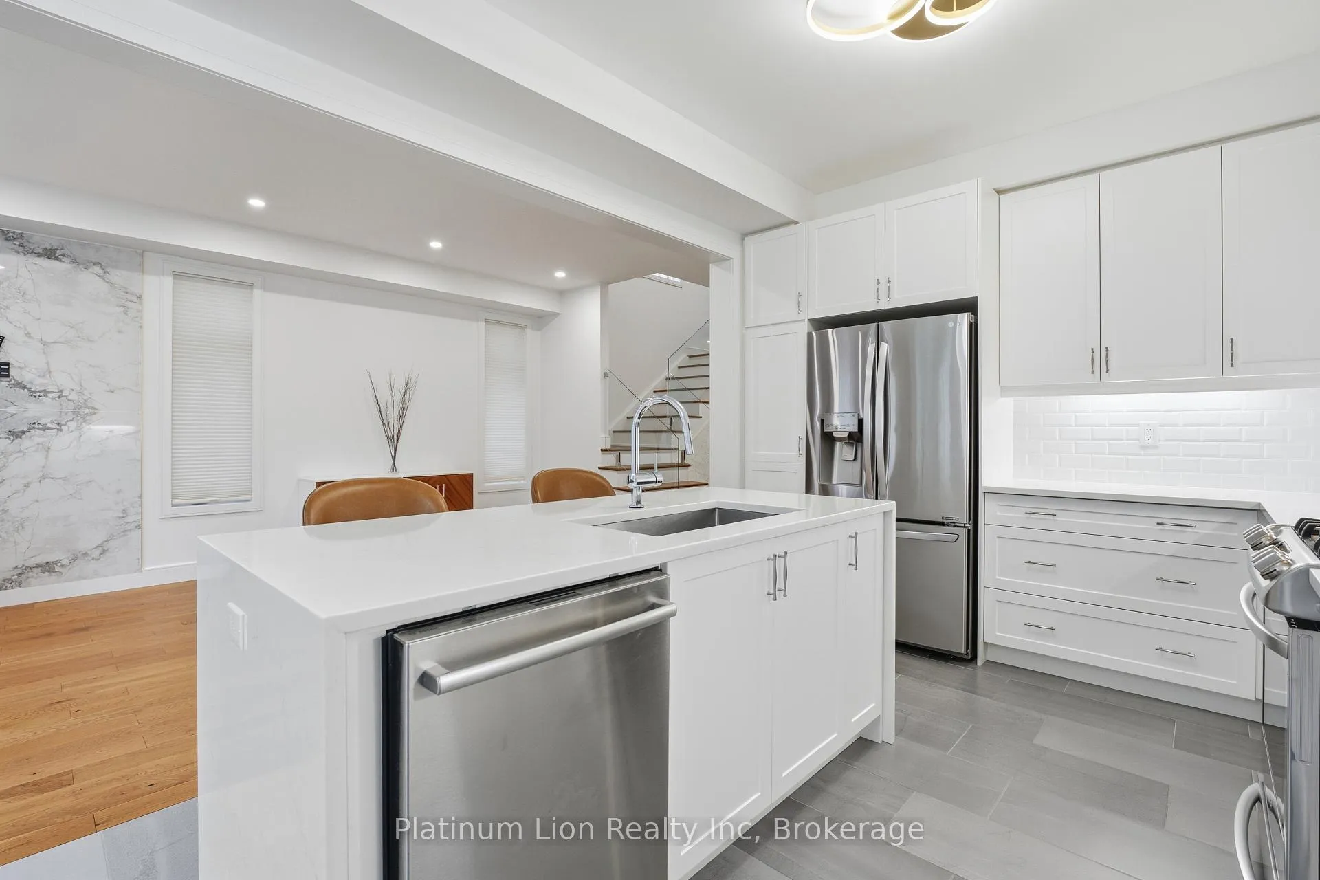 Photo 12 of 87 Mcknight Avenue, Hamilton, Waterdown — HOMEH
