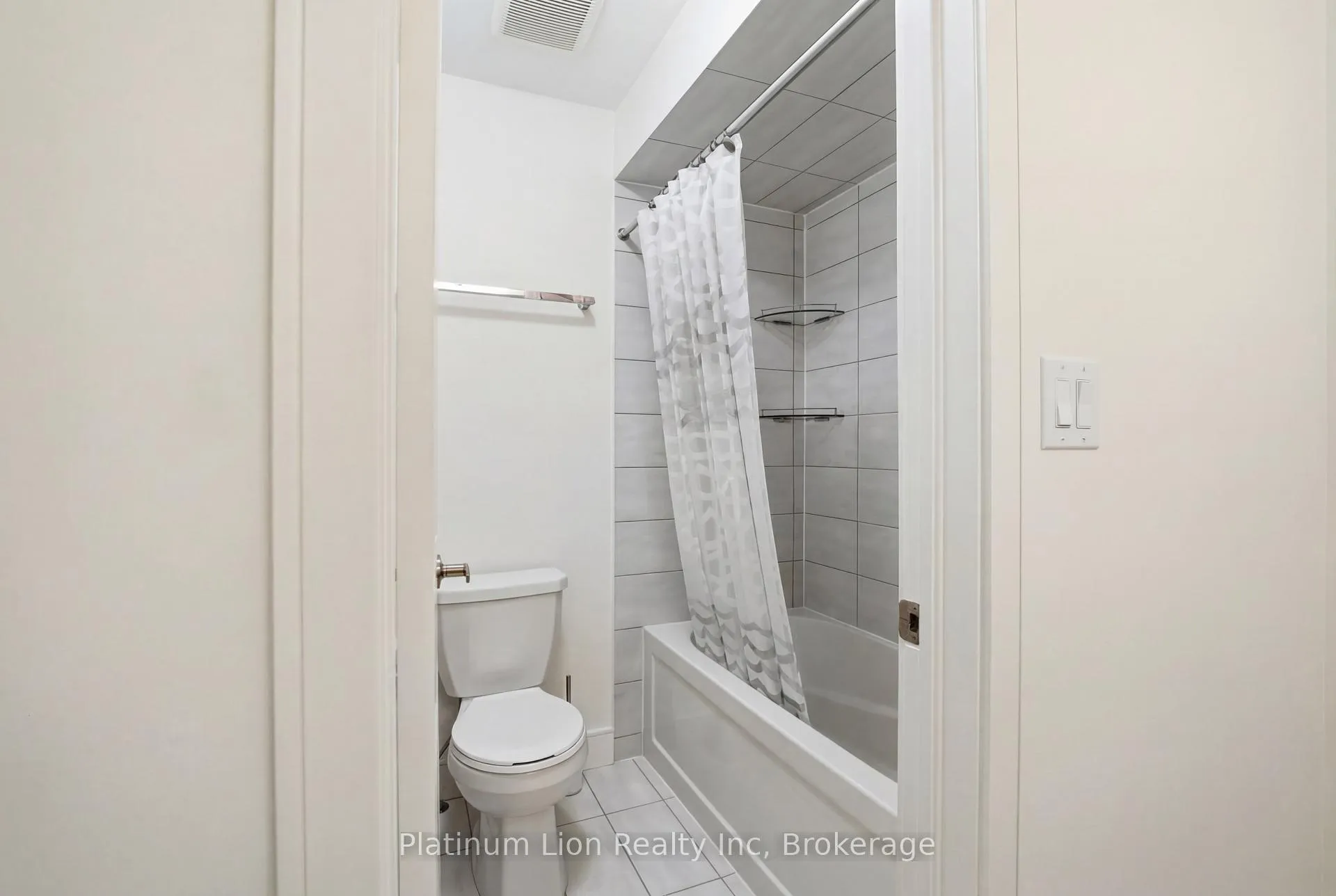 Photo 21 of 87 Mcknight Avenue, Hamilton, Waterdown — HOMEH