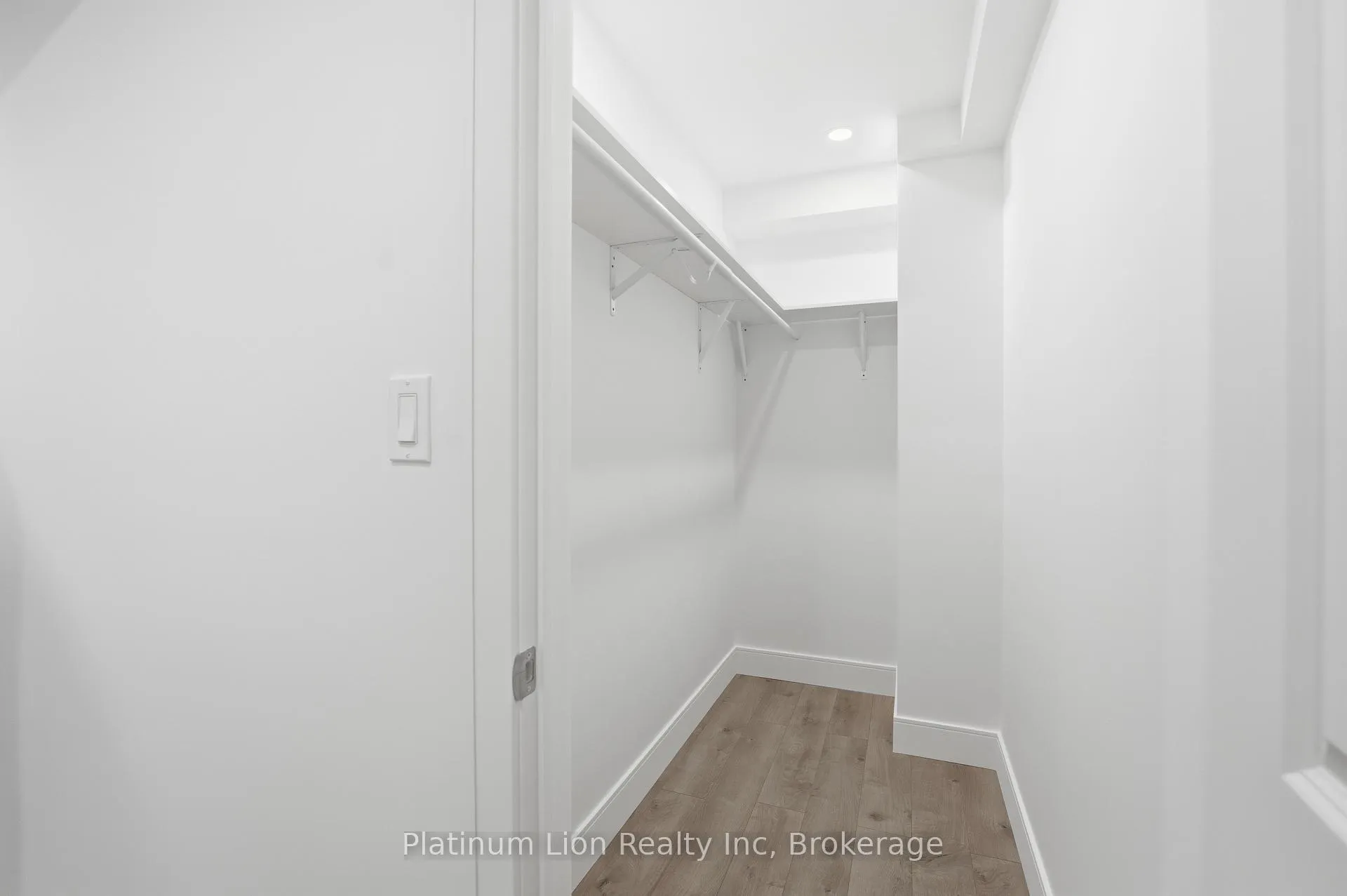 Photo 30 of 87 Mcknight Avenue, Hamilton, Waterdown — HOMEH