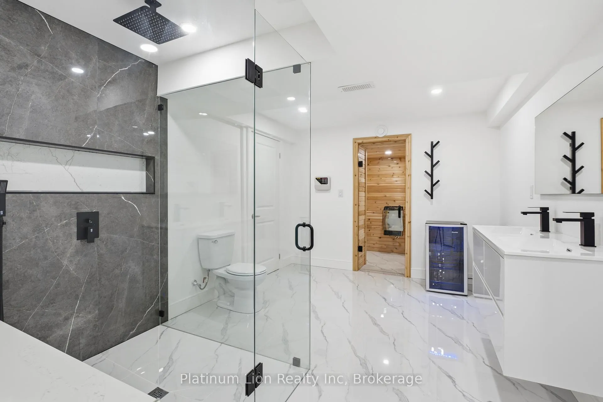 Photo 32 of 87 Mcknight Avenue, Hamilton, Waterdown — HOMEH