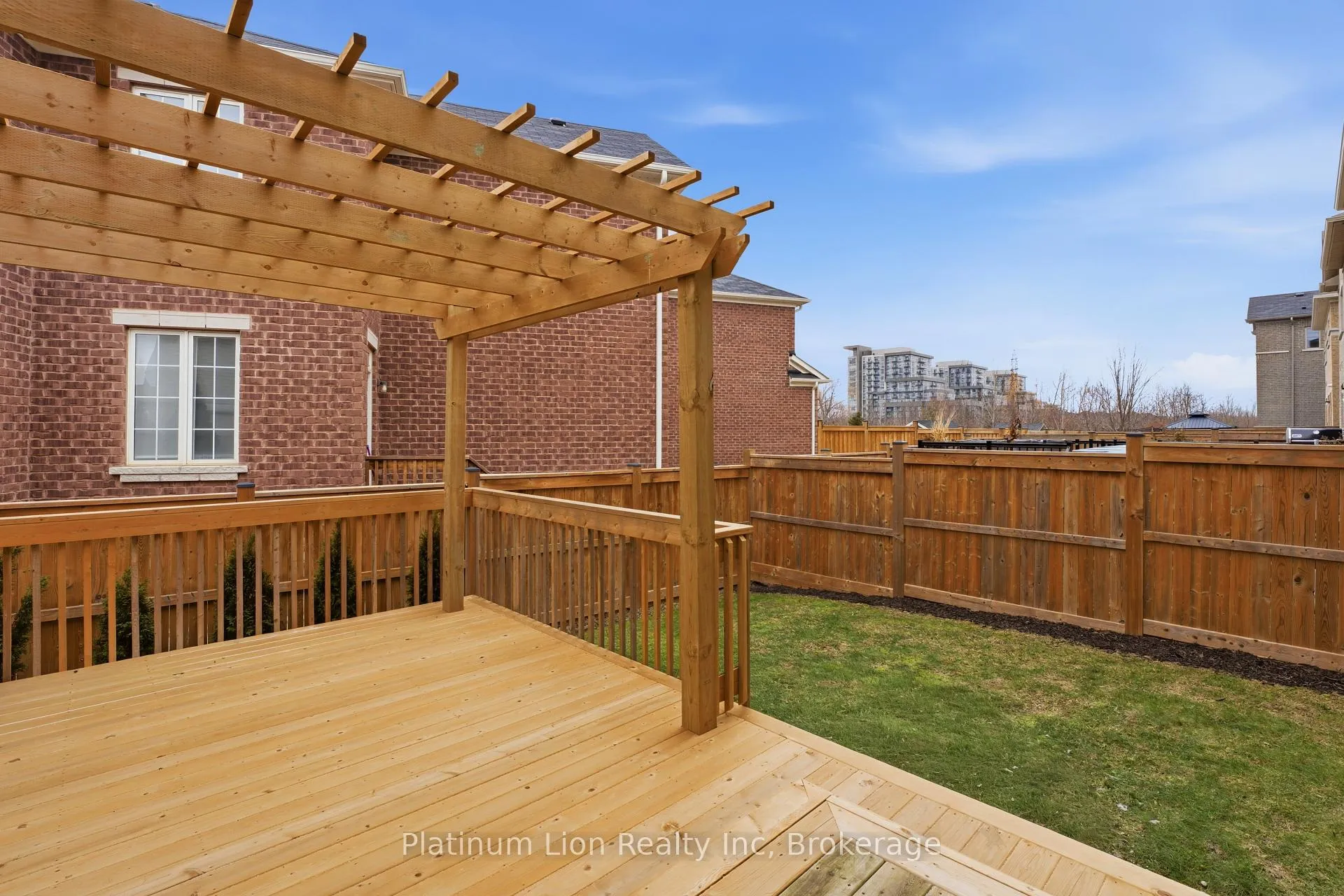 Photo 37 of 87 Mcknight Avenue, Hamilton, Waterdown — HOMEH