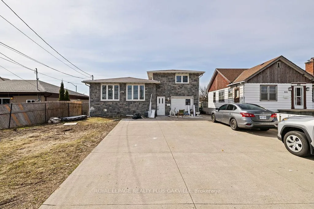 Photo 3 of Unit Upper, 354 Barton Street E, Hamilton, Stoney Creek — HOMEH