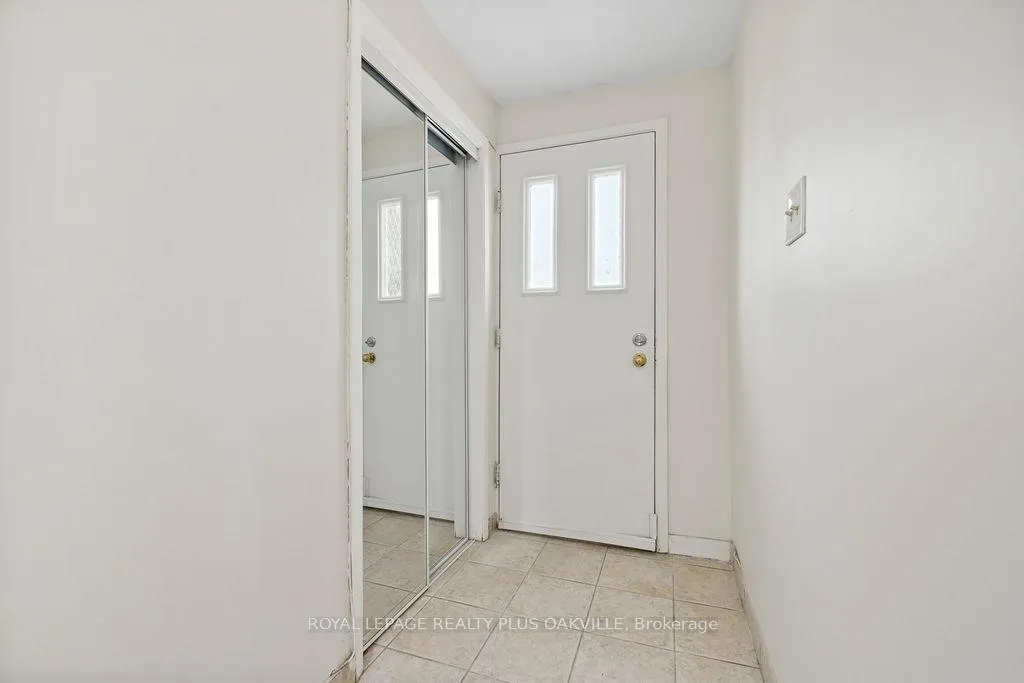 Photo 4 of Unit Upper, 354 Barton Street E, Hamilton, Stoney Creek — HOMEH