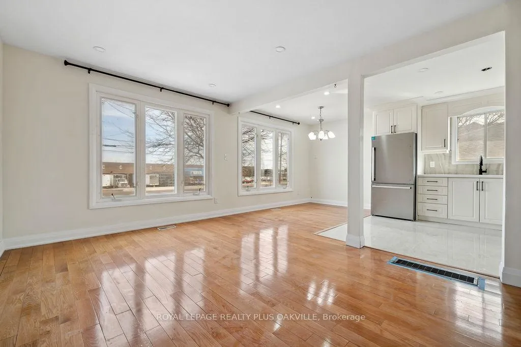 Photo 7 of Unit Upper, 354 Barton Street E, Hamilton, Stoney Creek — HOMEH