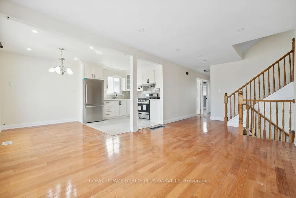 Photo 8 of Unit Upper, 354 Barton Street E, Hamilton, Stoney Creek — HOMEH