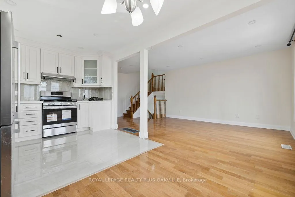 Photo 9 of Unit Upper, 354 Barton Street E, Hamilton, Stoney Creek — HOMEH