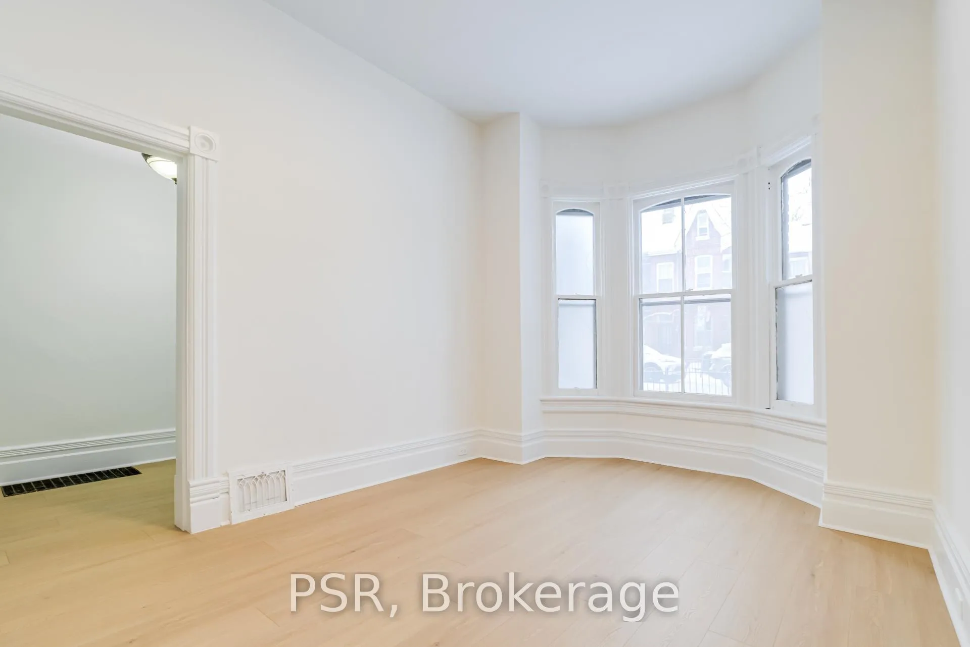 Photo 5 of 68 Brookfield Street, Toronto, Trinity-Bellwoods — HOMEH
