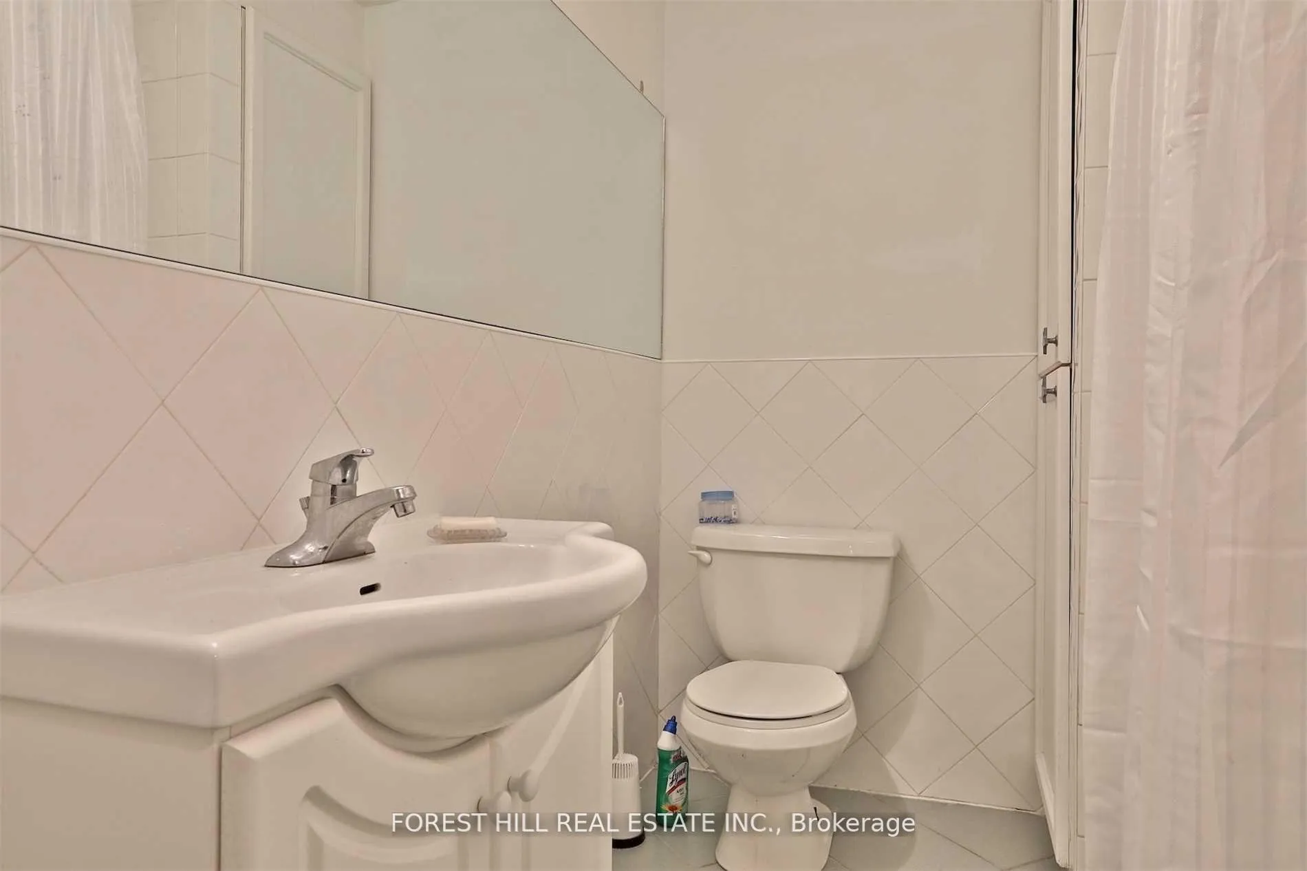 Photo 11 of 29 Stormont Avenue, Toronto, Bedford Park-Nortown — HOMEH