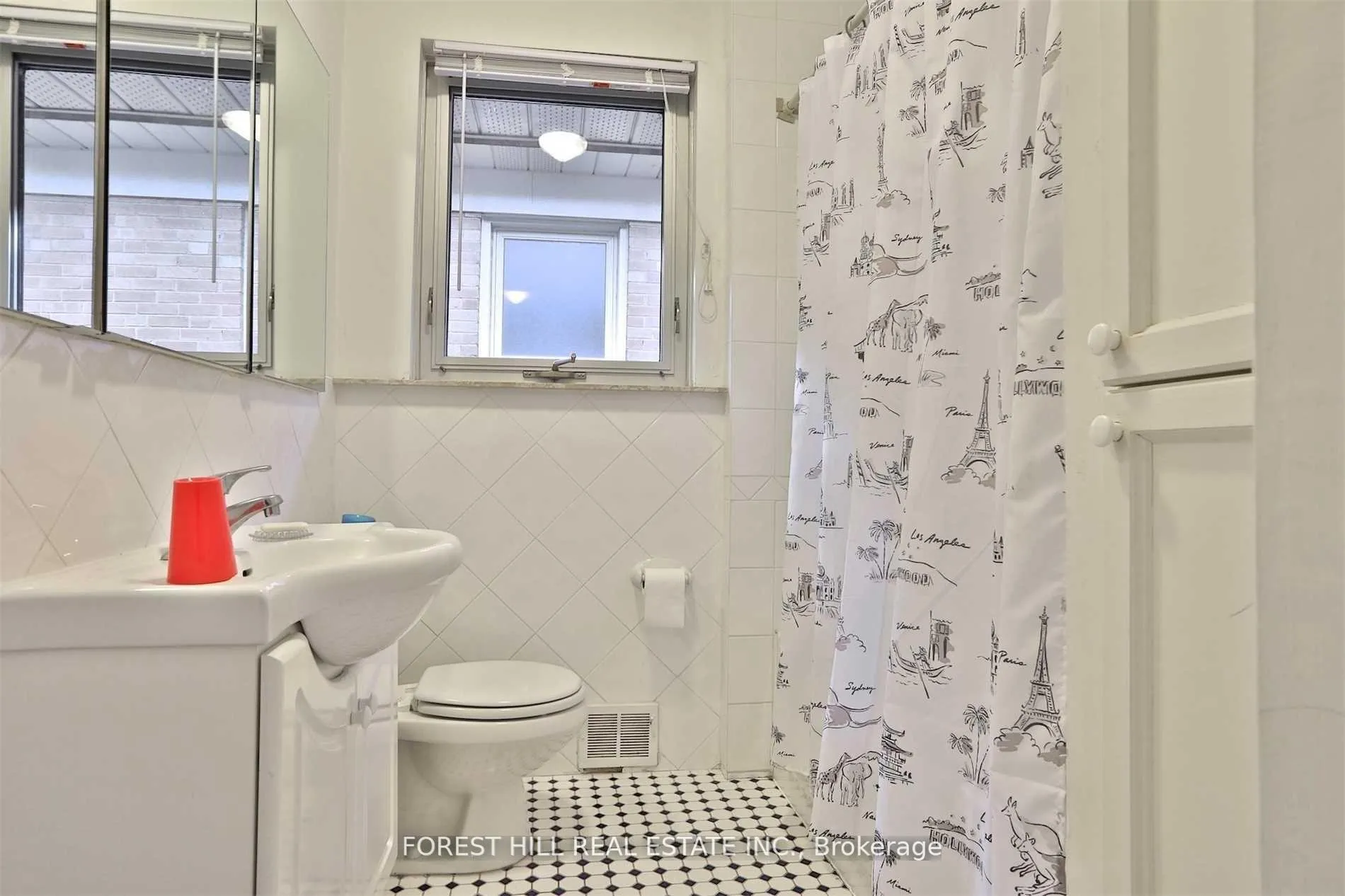 Photo 16 of 29 Stormont Avenue, Toronto, Bedford Park-Nortown — HOMEH