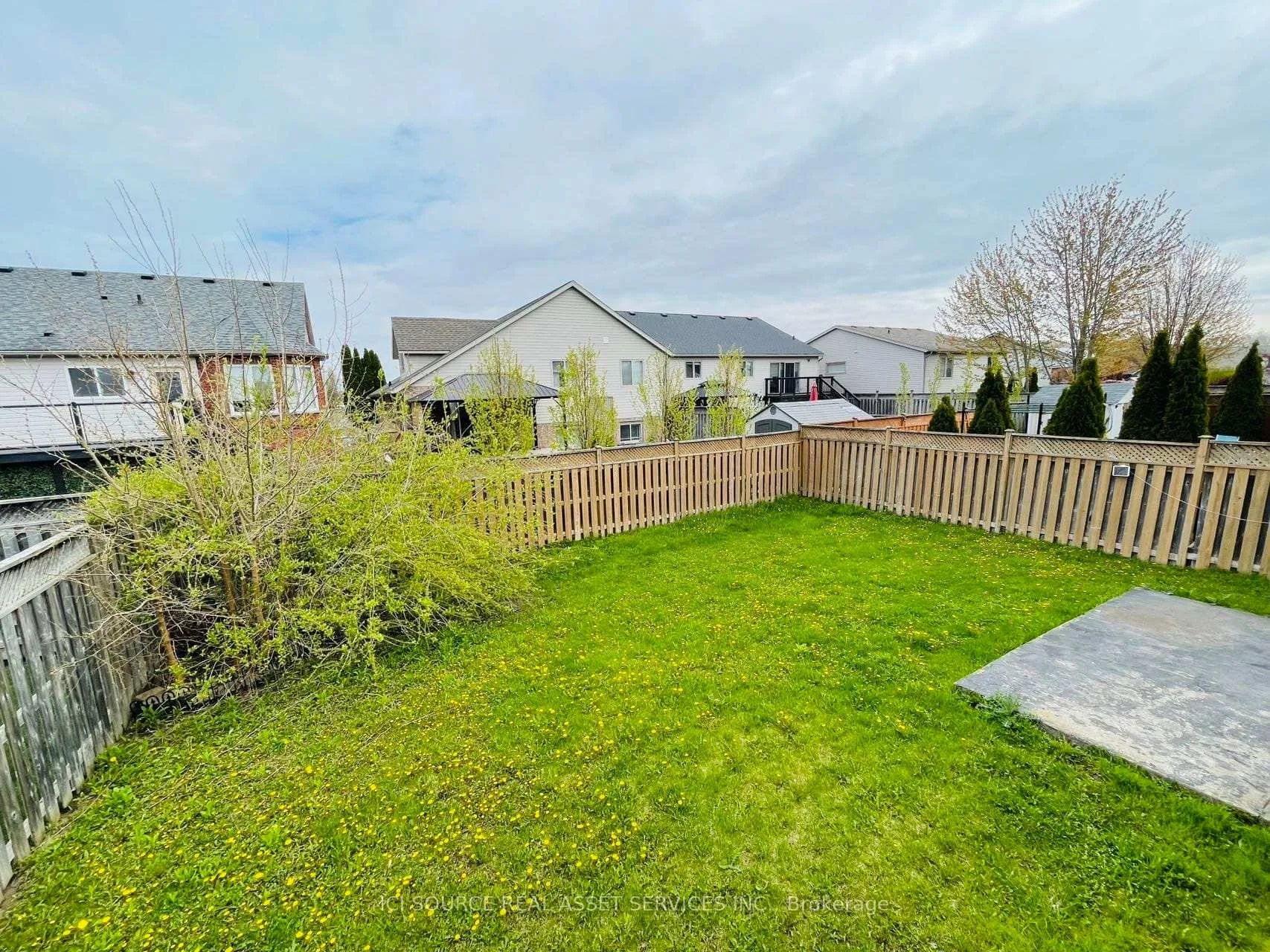 Photo 6 of Unit 1, 7153 Kelly Drive, Niagara Falls, Forestview — HOMEH
