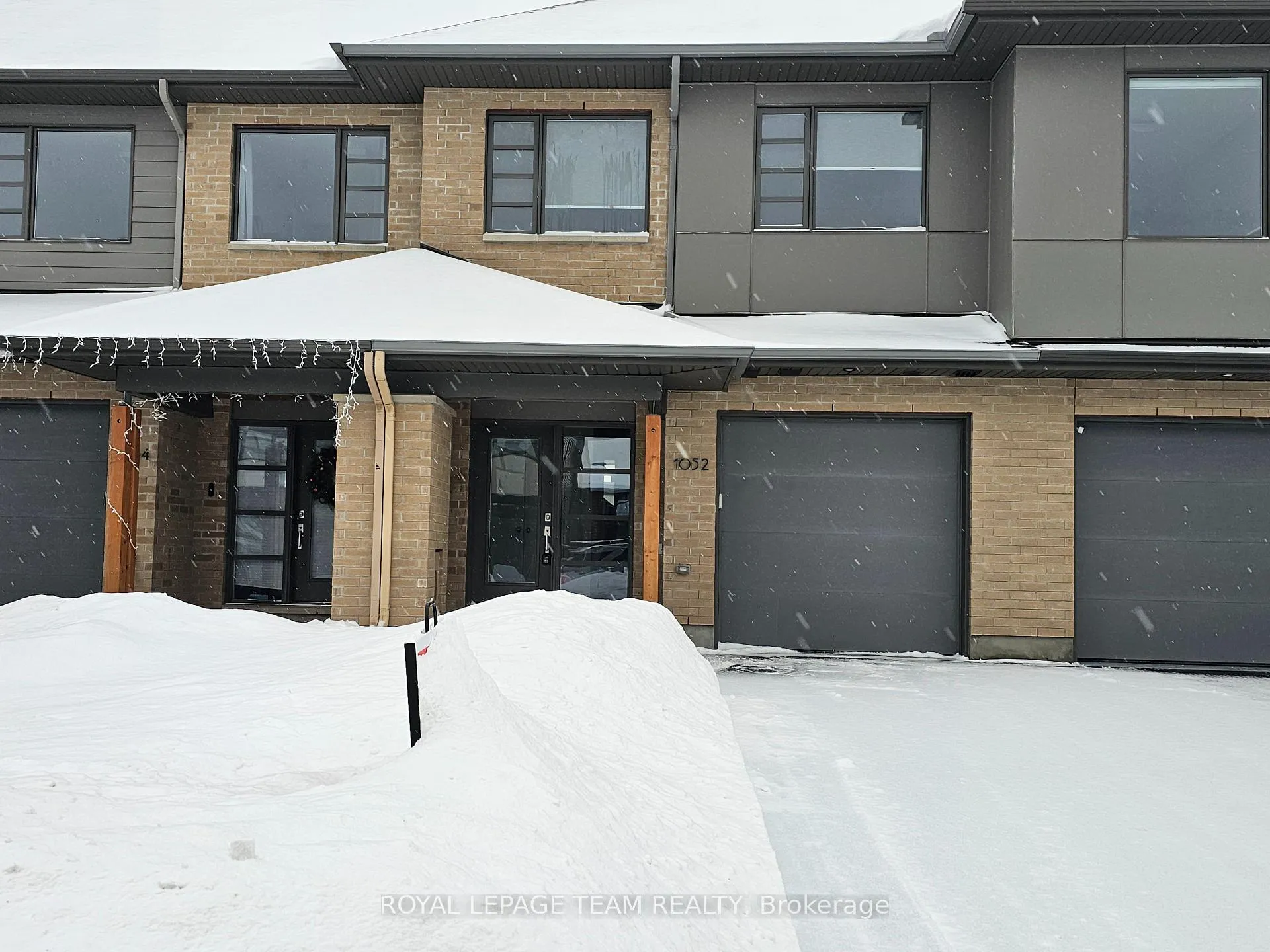 Photo 1 of 1052 Lunar Glow Crescent, Ottawa, Riverside South/Gloucester Glen — HOMEH