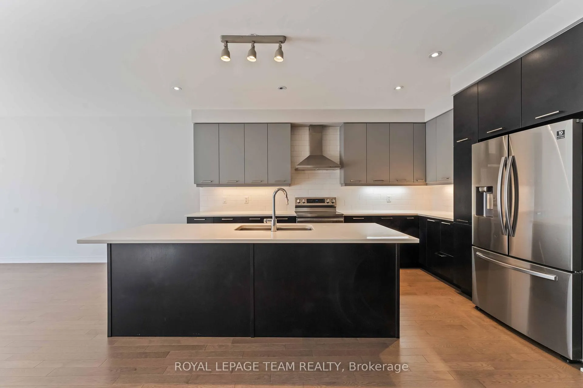 Photo 6 of 1052 Lunar Glow Crescent, Ottawa, Riverside South/Gloucester Glen — HOMEH