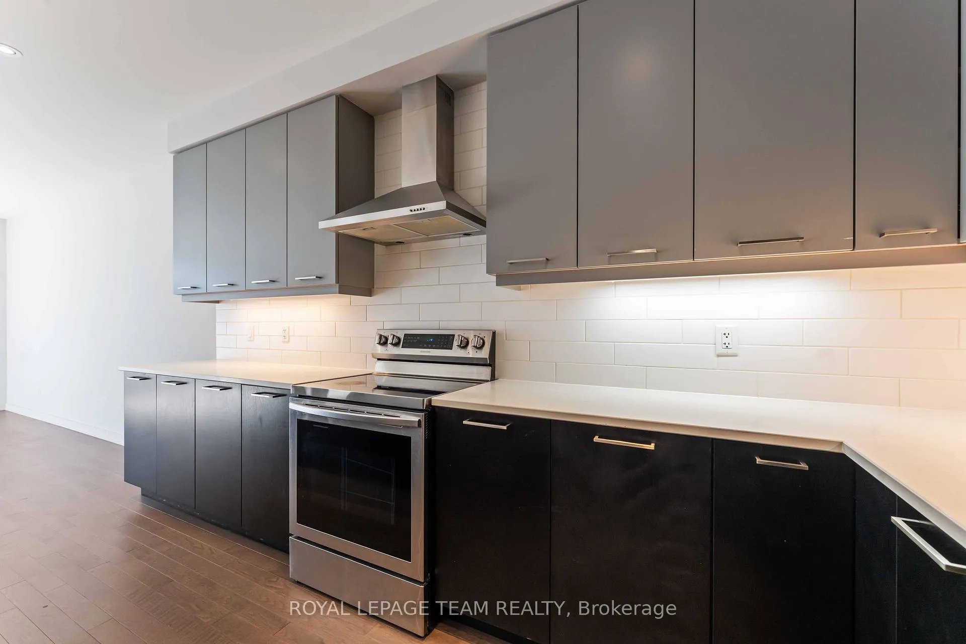Photo 7 of 1052 Lunar Glow Crescent, Ottawa, Riverside South/Gloucester Glen — HOMEH