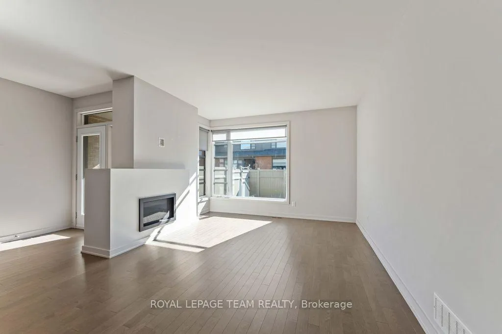 Photo 10 of 1052 Lunar Glow Crescent, Ottawa, Riverside South/Gloucester Glen — HOMEH