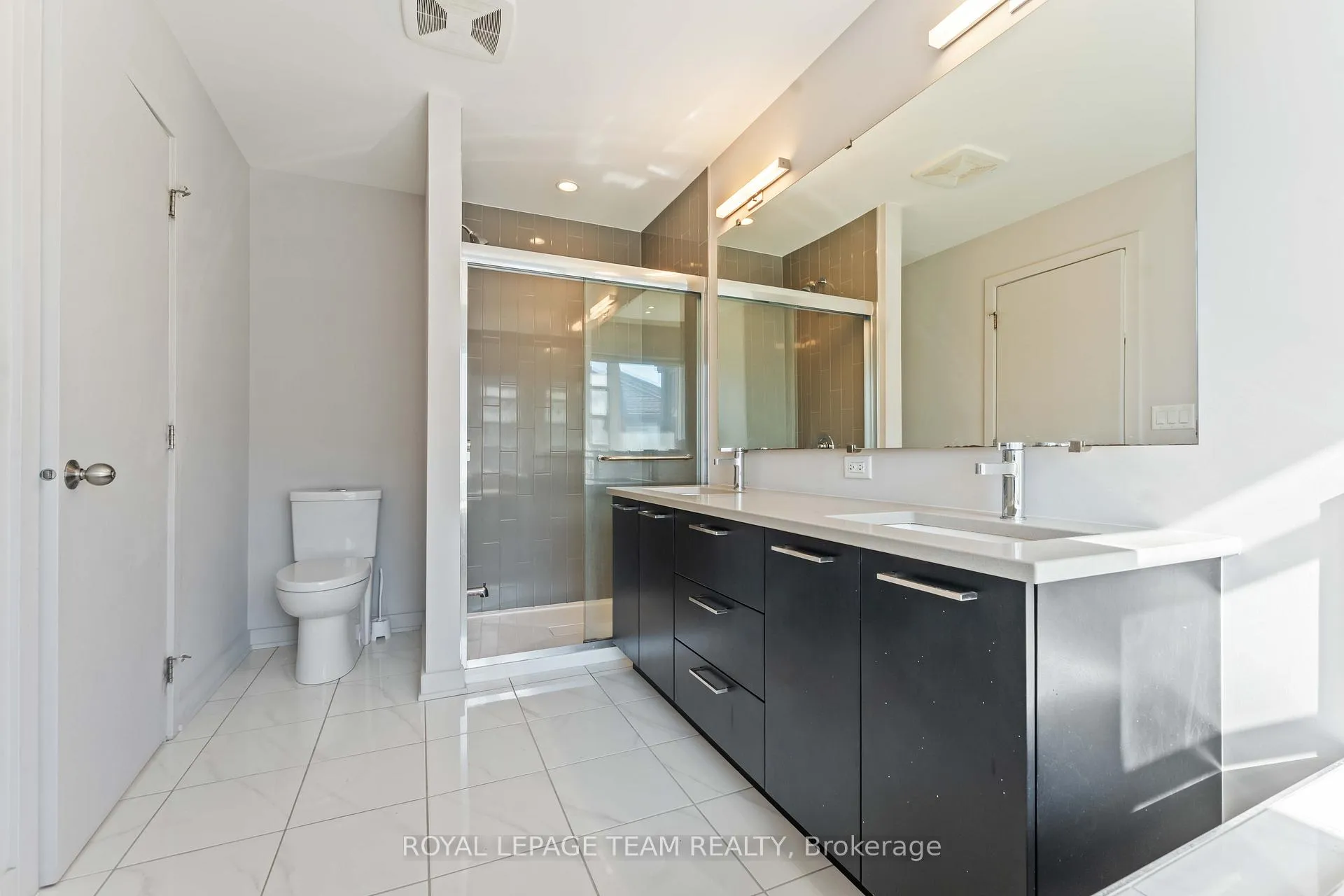 Photo 13 of 1052 Lunar Glow Crescent, Ottawa, Riverside South/Gloucester Glen — HOMEH