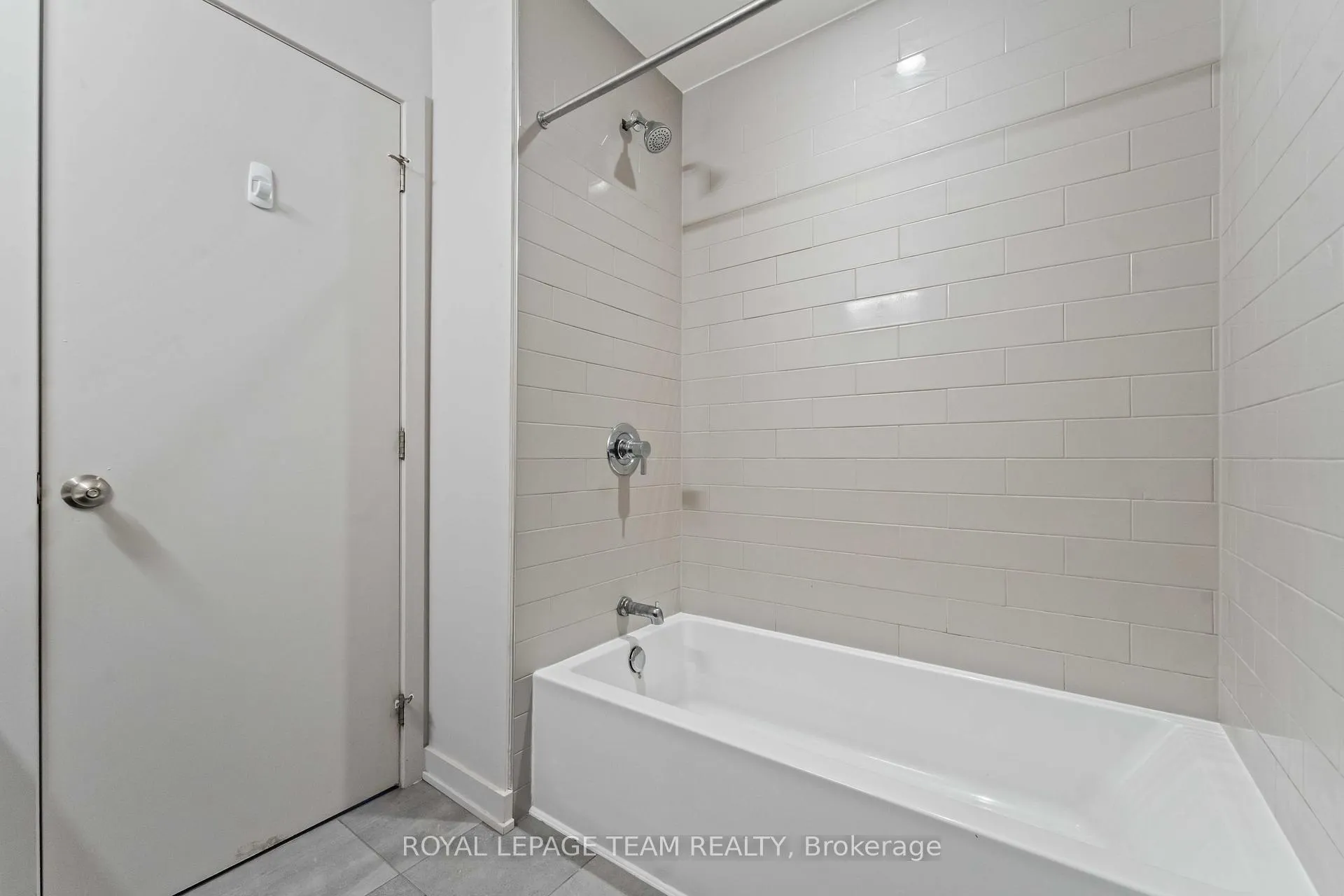 Photo 16 of 1052 Lunar Glow Crescent, Ottawa, Riverside South/Gloucester Glen — HOMEH