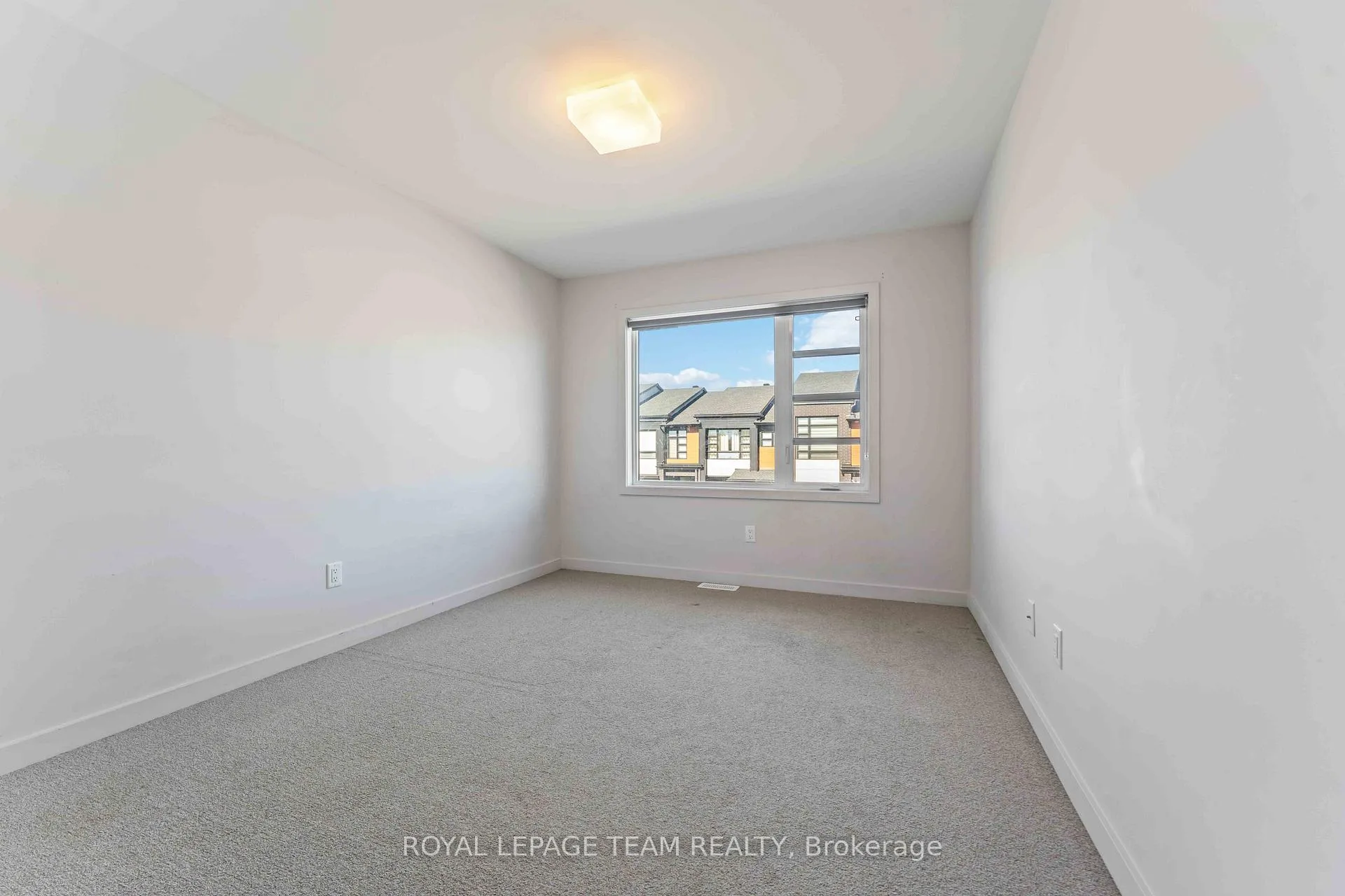 Photo 19 of 1052 Lunar Glow Crescent, Ottawa, Riverside South/Gloucester Glen — HOMEH