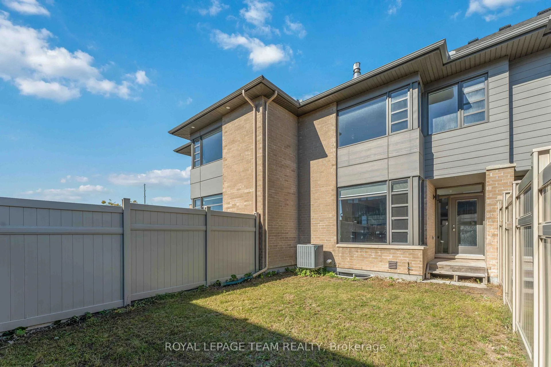 Photo 22 of 1052 Lunar Glow Crescent, Ottawa, Riverside South/Gloucester Glen — HOMEH