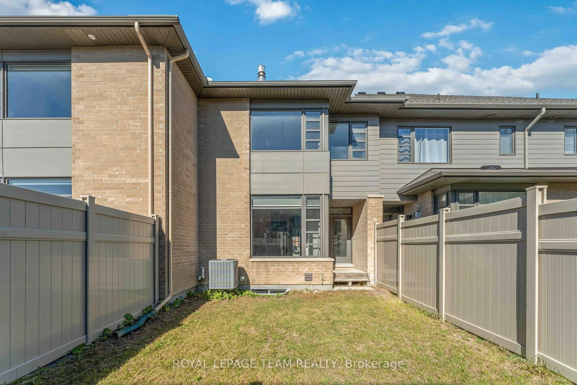 Photo 23 of 1052 Lunar Glow Crescent, Ottawa, Riverside South/Gloucester Glen — HOMEH
