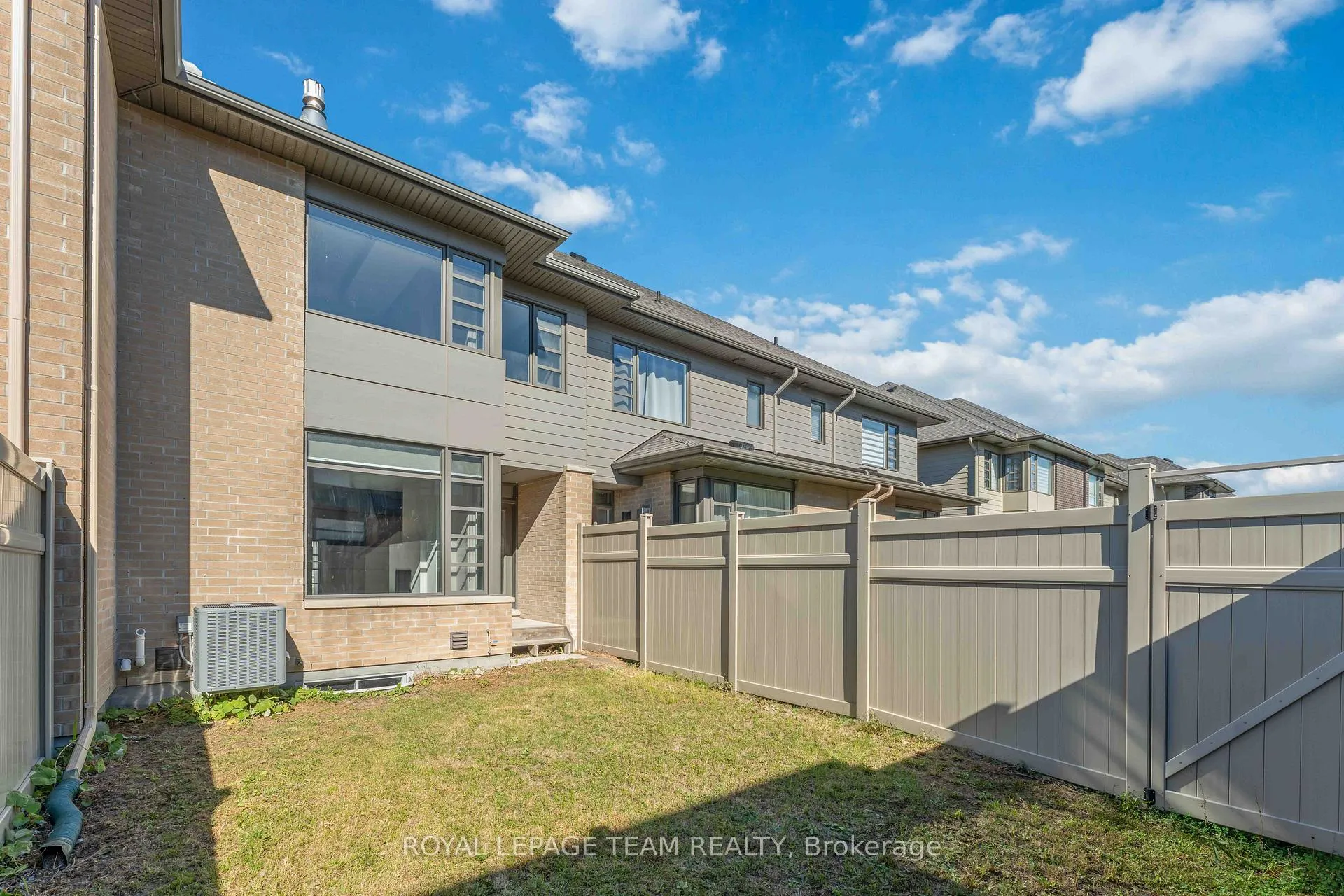 Photo 24 of 1052 Lunar Glow Crescent, Ottawa, Riverside South/Gloucester Glen — HOMEH