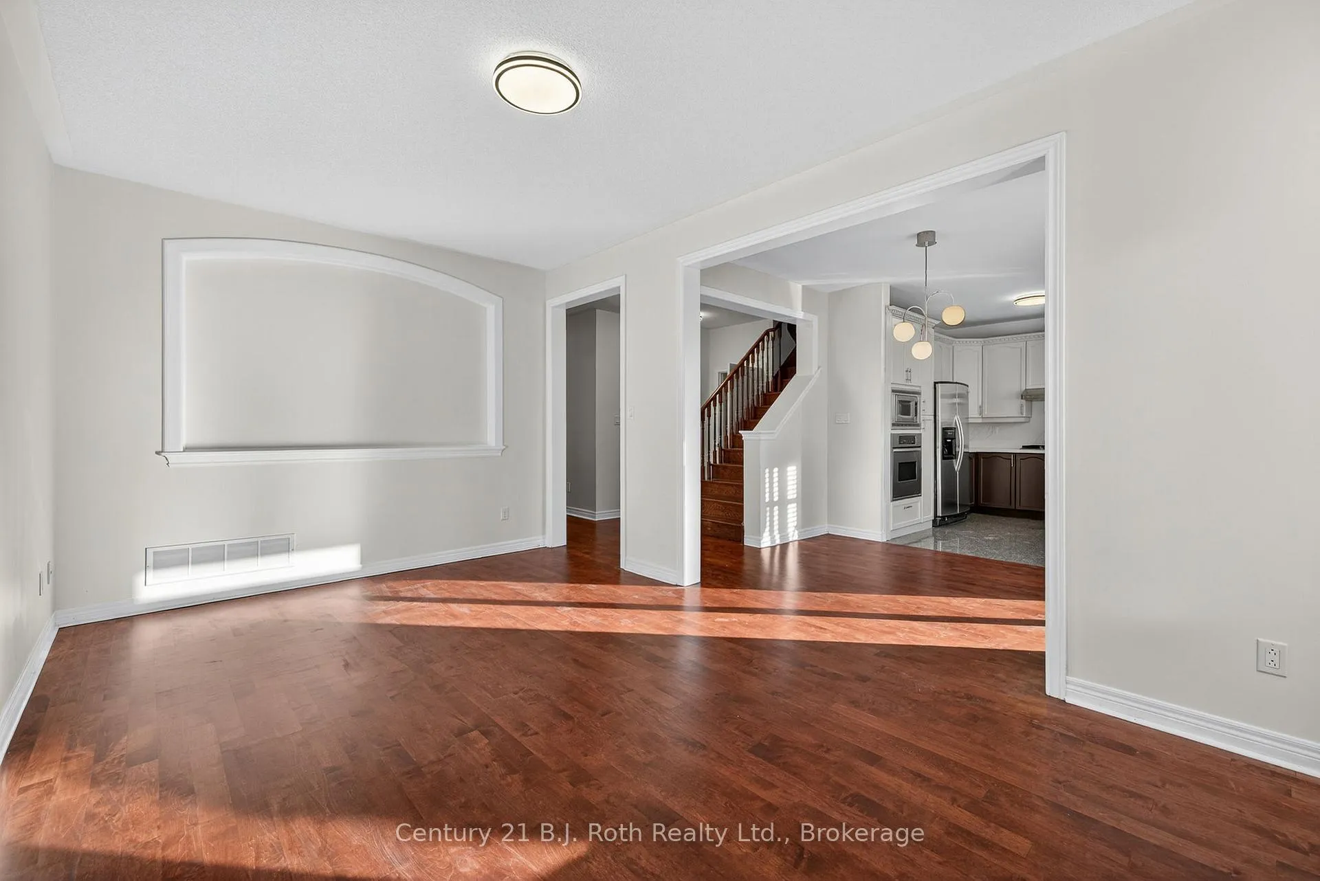 Photo 5 of 94 Destino Crescent, Vaughan, Vellore Village — HOMEH