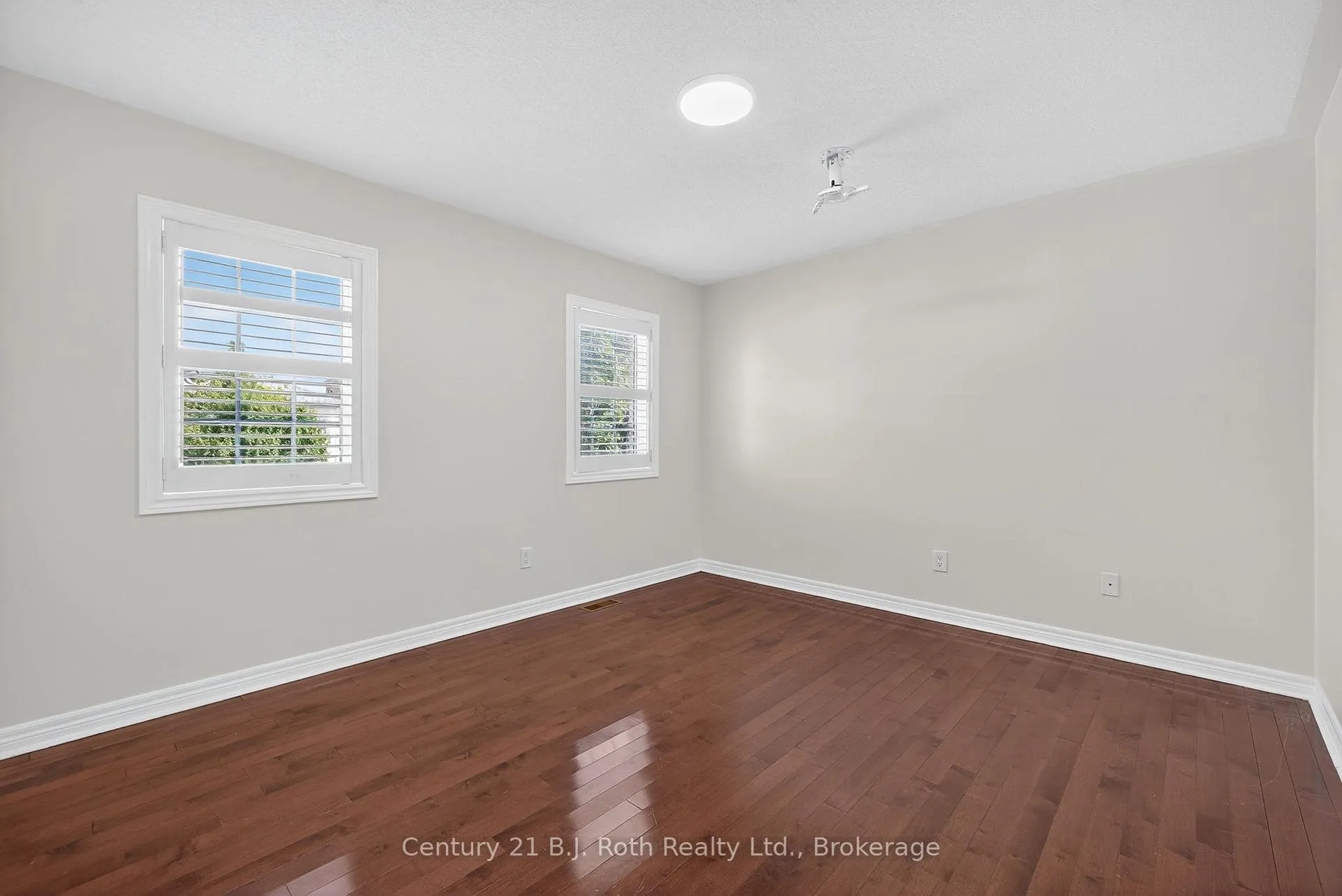 Photo 11 of 94 Destino Crescent, Vaughan, Vellore Village — HOMEH