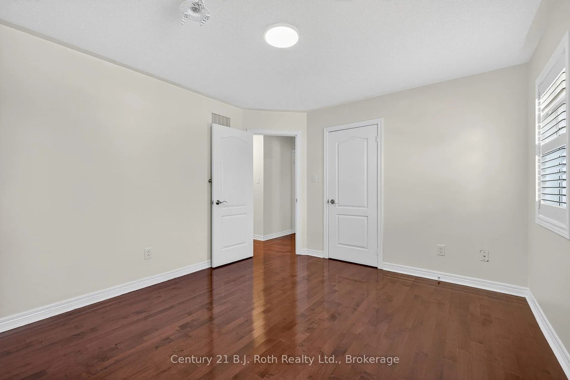 Photo 12 of 94 Destino Crescent, Vaughan, Vellore Village — HOMEH