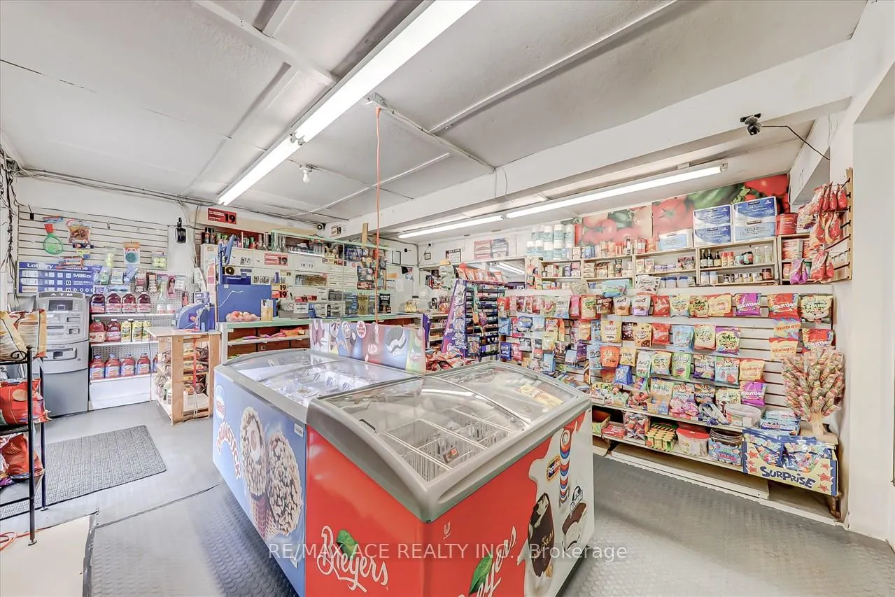 Photo 7 of 102 Centre Street N, Oshawa, O'Neill — HOMEH