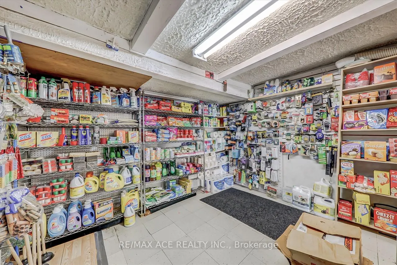 Photo 13 of 102 Centre Street N, Oshawa, O'Neill — HOMEH