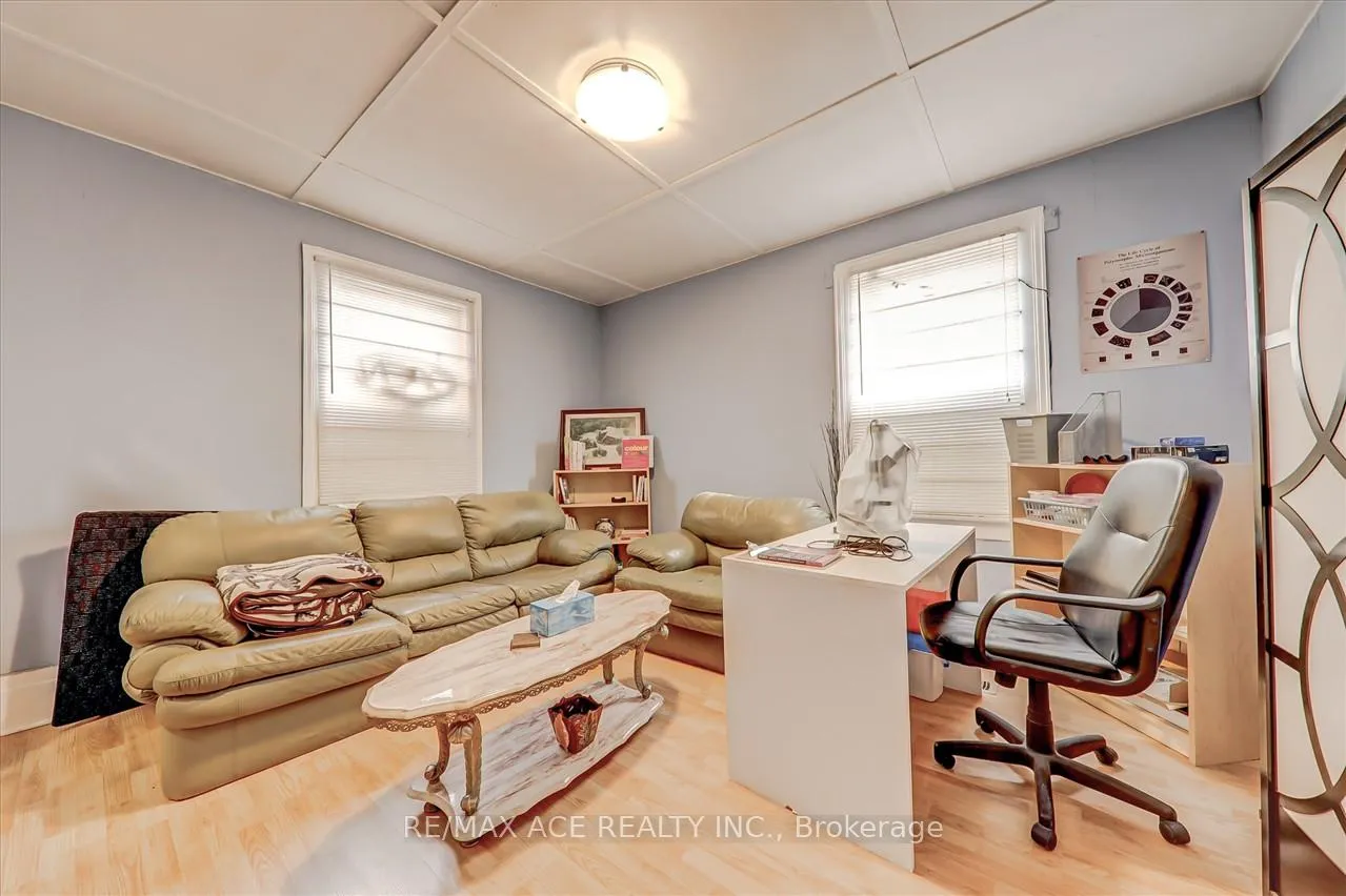 Photo 20 of 102 Centre Street N, Oshawa, O'Neill — HOMEH