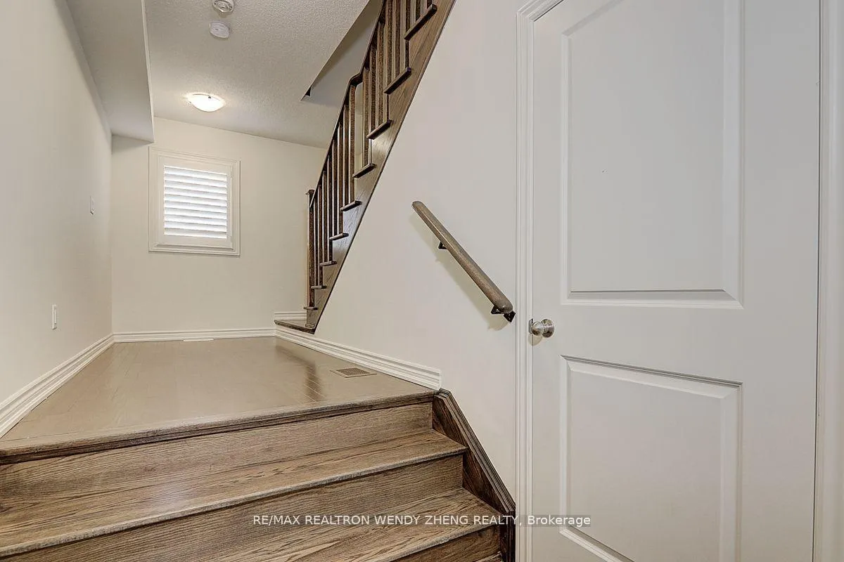 Photo 8 of 17 Coppini Lane, Ajax, South East — HOMEH