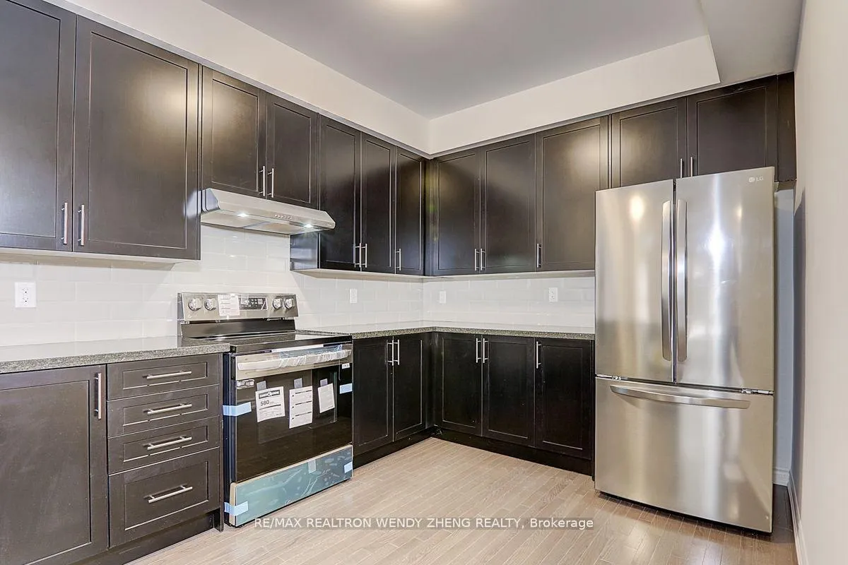 Photo 16 of 17 Coppini Lane, Ajax, South East — HOMEH