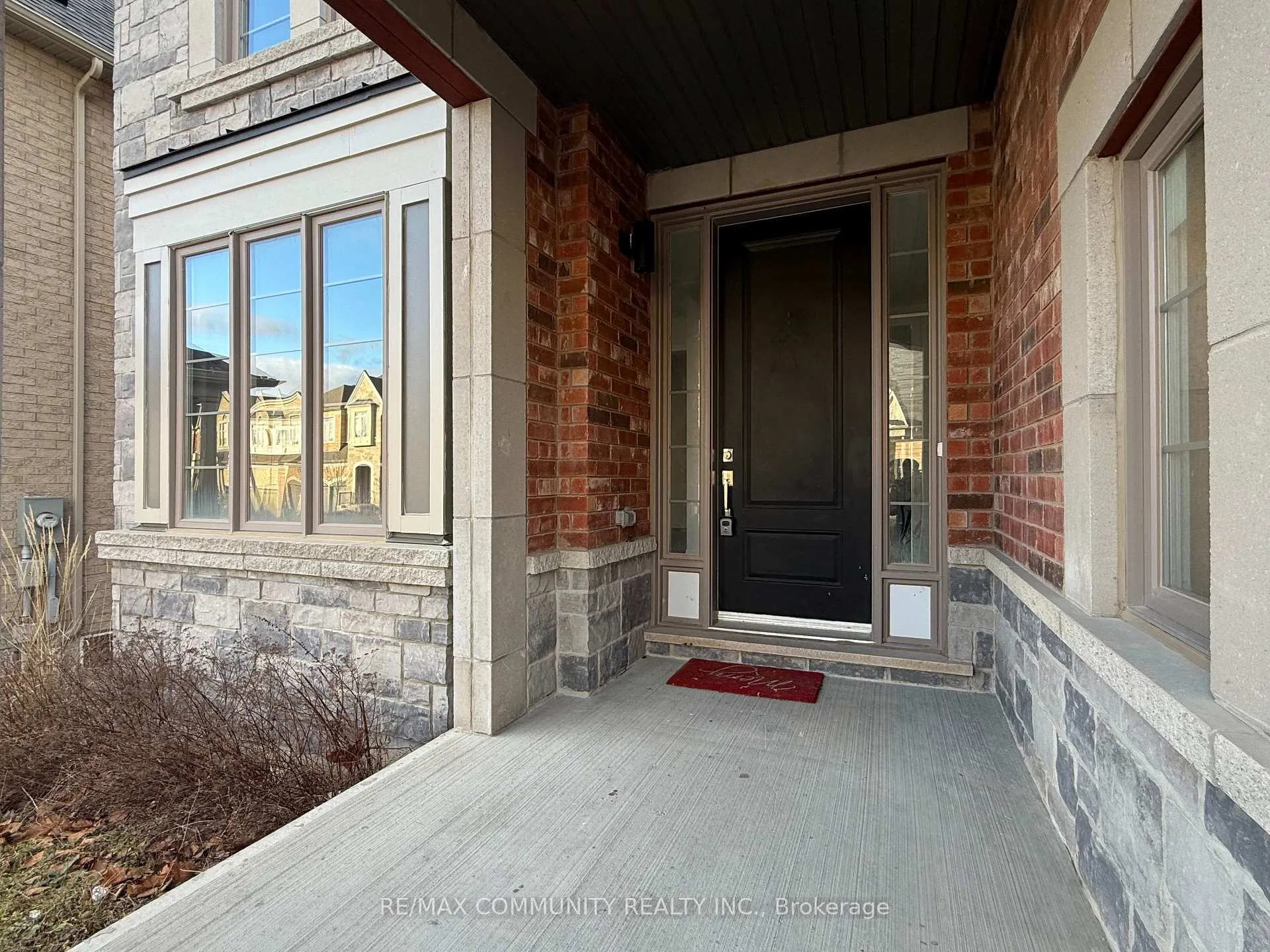 Photo 2 of 4 Hayeraft Street, Whitby, Williamsburg — HOMEH