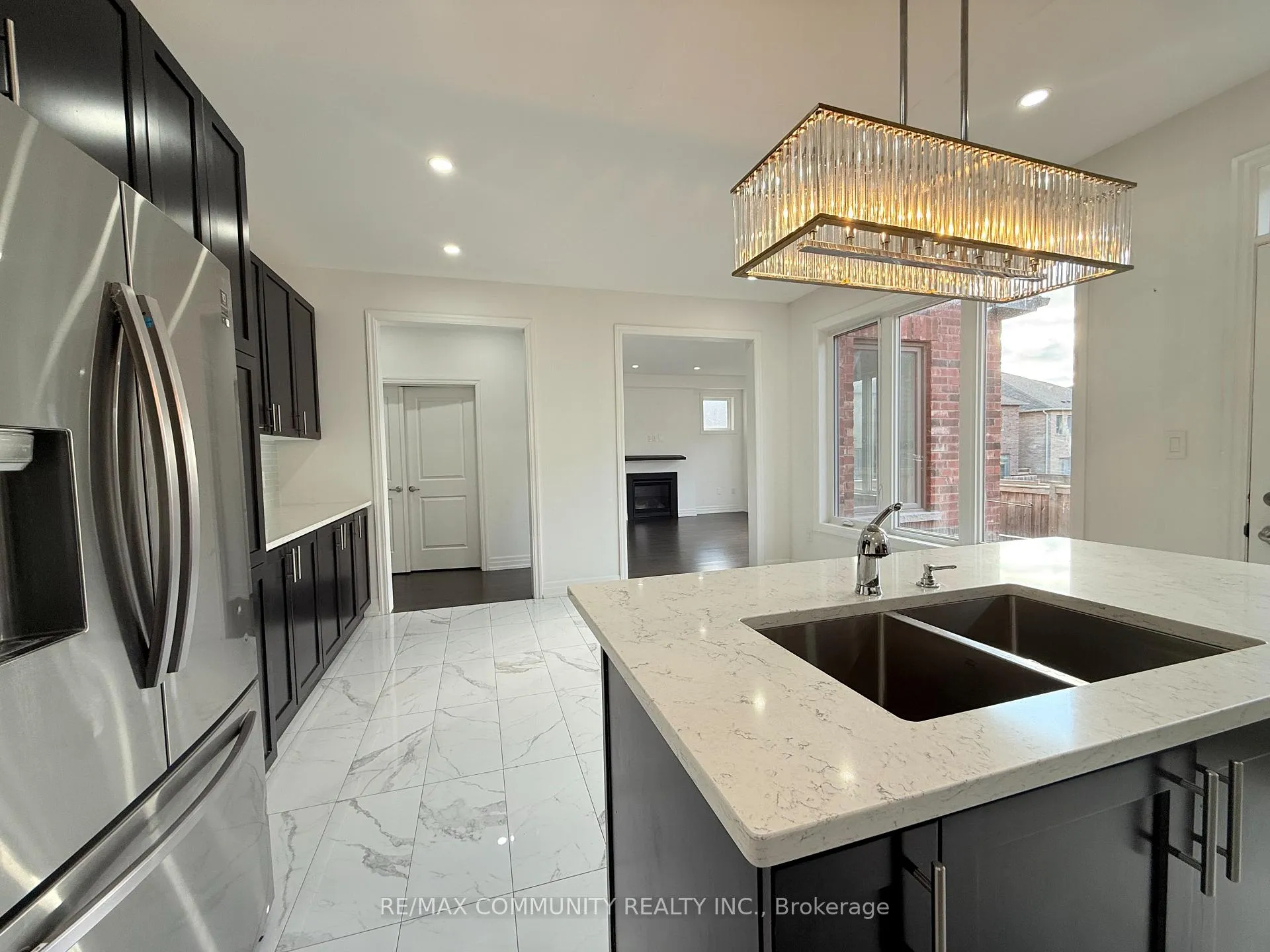 Photo 8 of 4 Hayeraft Street, Whitby, Williamsburg — HOMEH