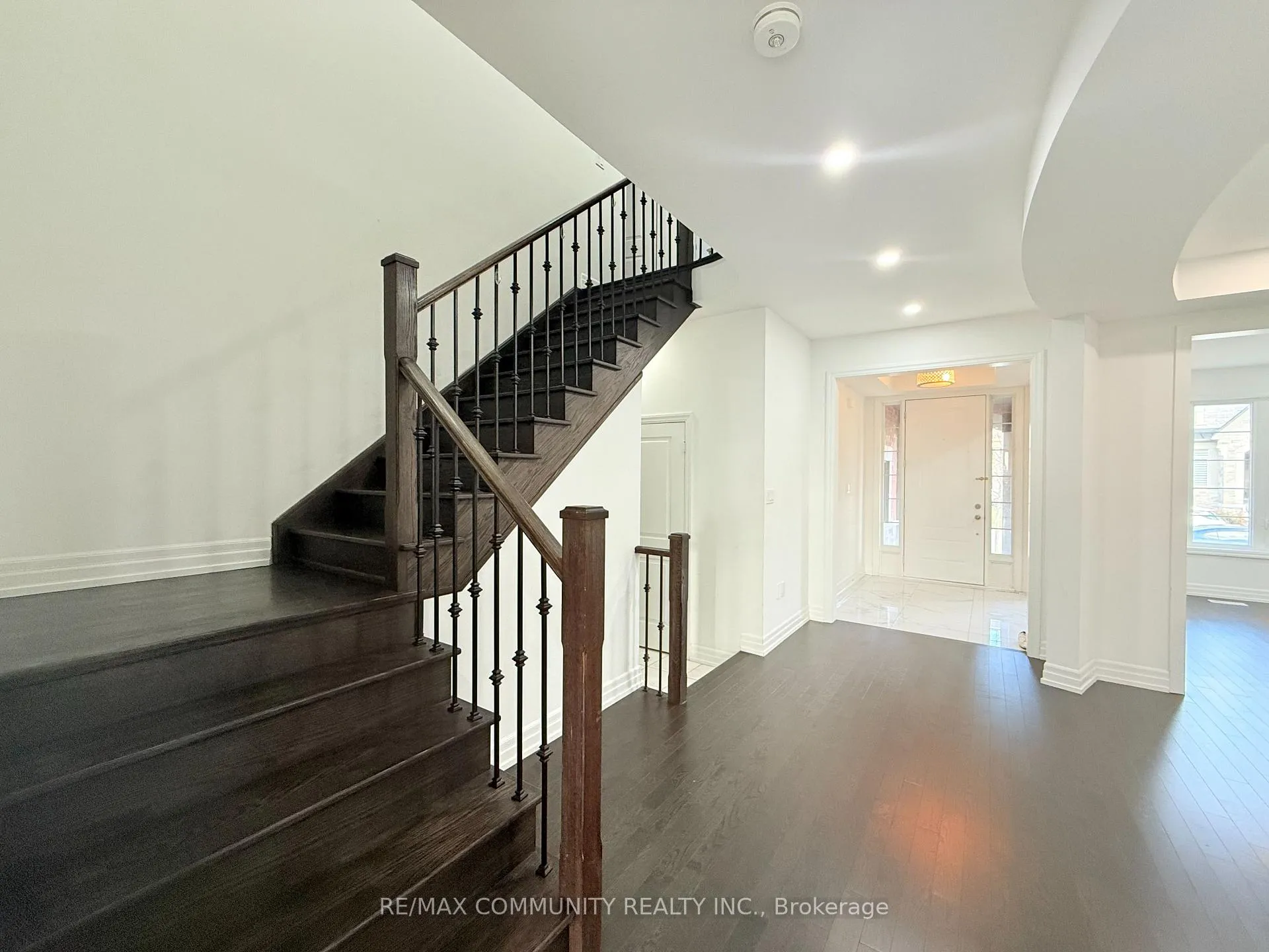 Photo 10 of 4 Hayeraft Street, Whitby, Williamsburg — HOMEH