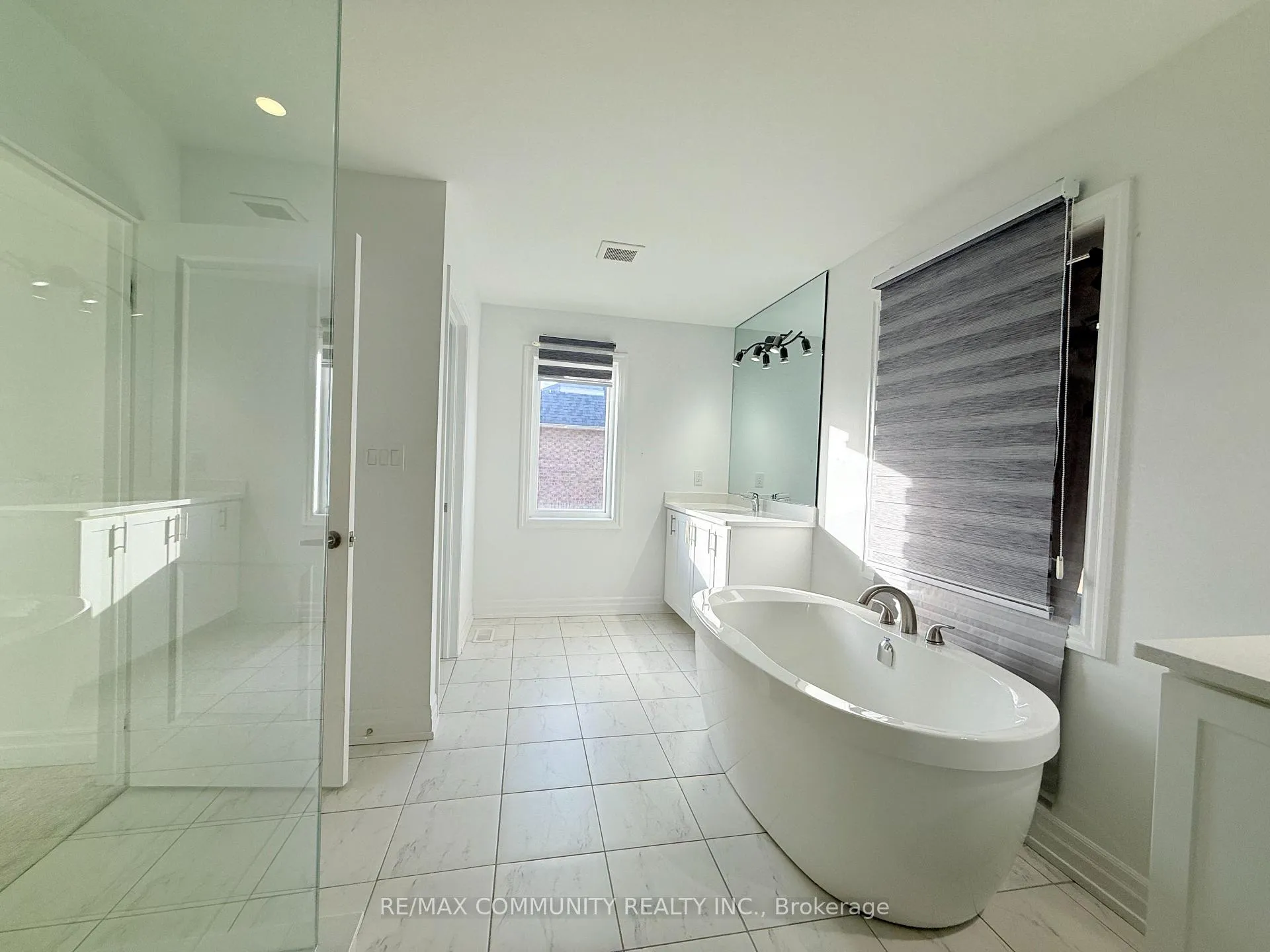 Photo 12 of 4 Hayeraft Street, Whitby, Williamsburg — HOMEH