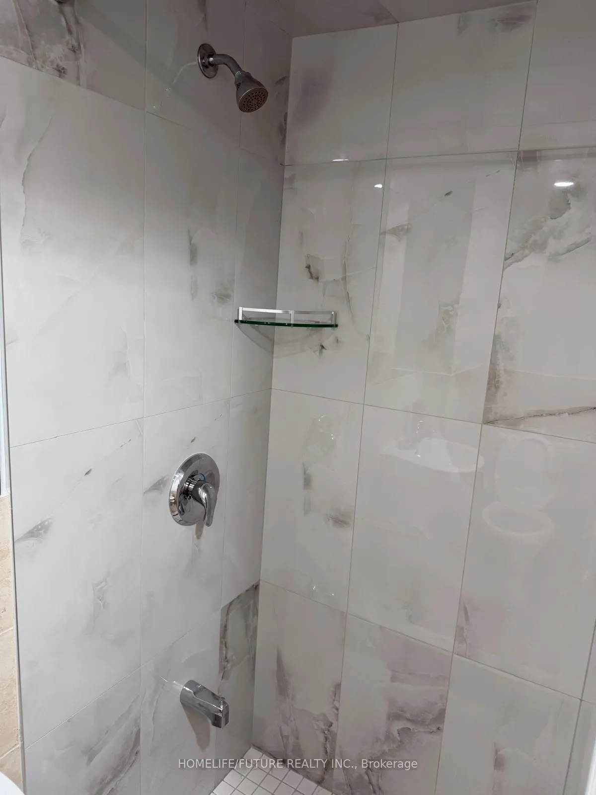 Photo 4 of Unit Bsmt, 29 Sassafras Circle, Vaughan, Patterson — HOMEH