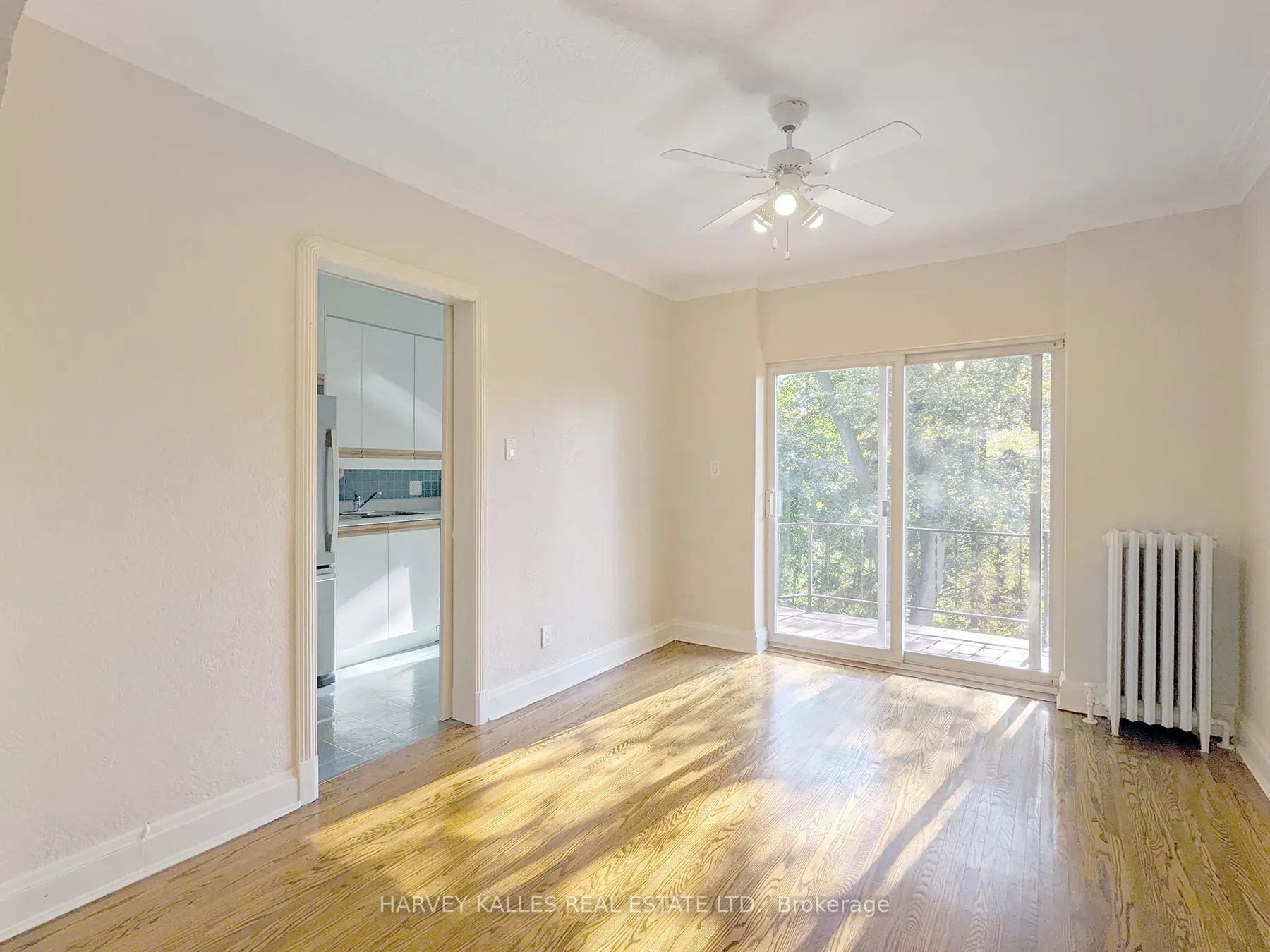 Photo 5 of Unit Upper, 95 Chatsworth Drive, Toronto, Lawrence Park South — HOMEH