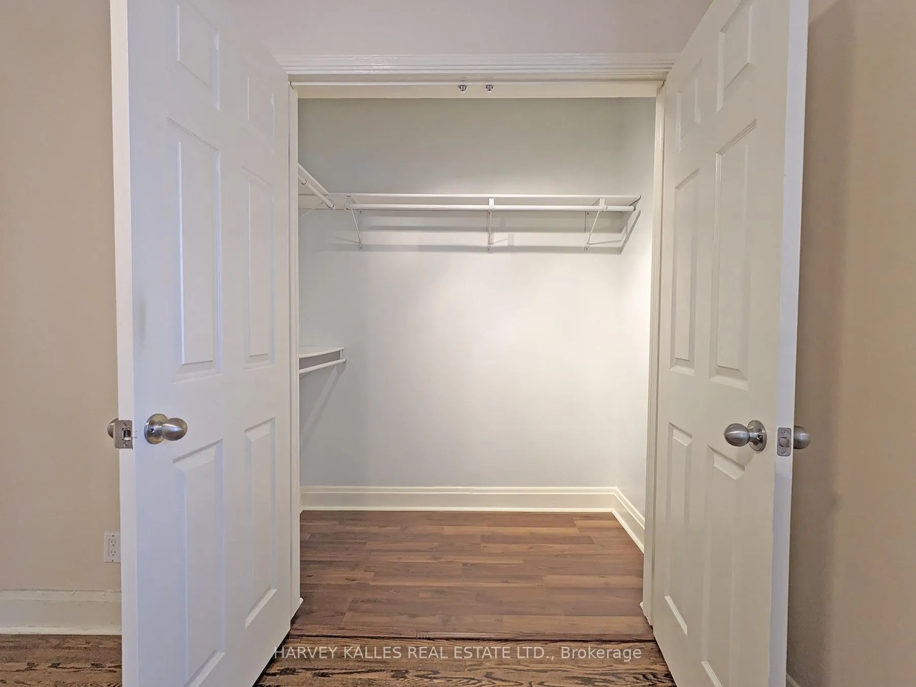 Photo 8 of Unit Upper, 95 Chatsworth Drive, Toronto, Lawrence Park South — HOMEH