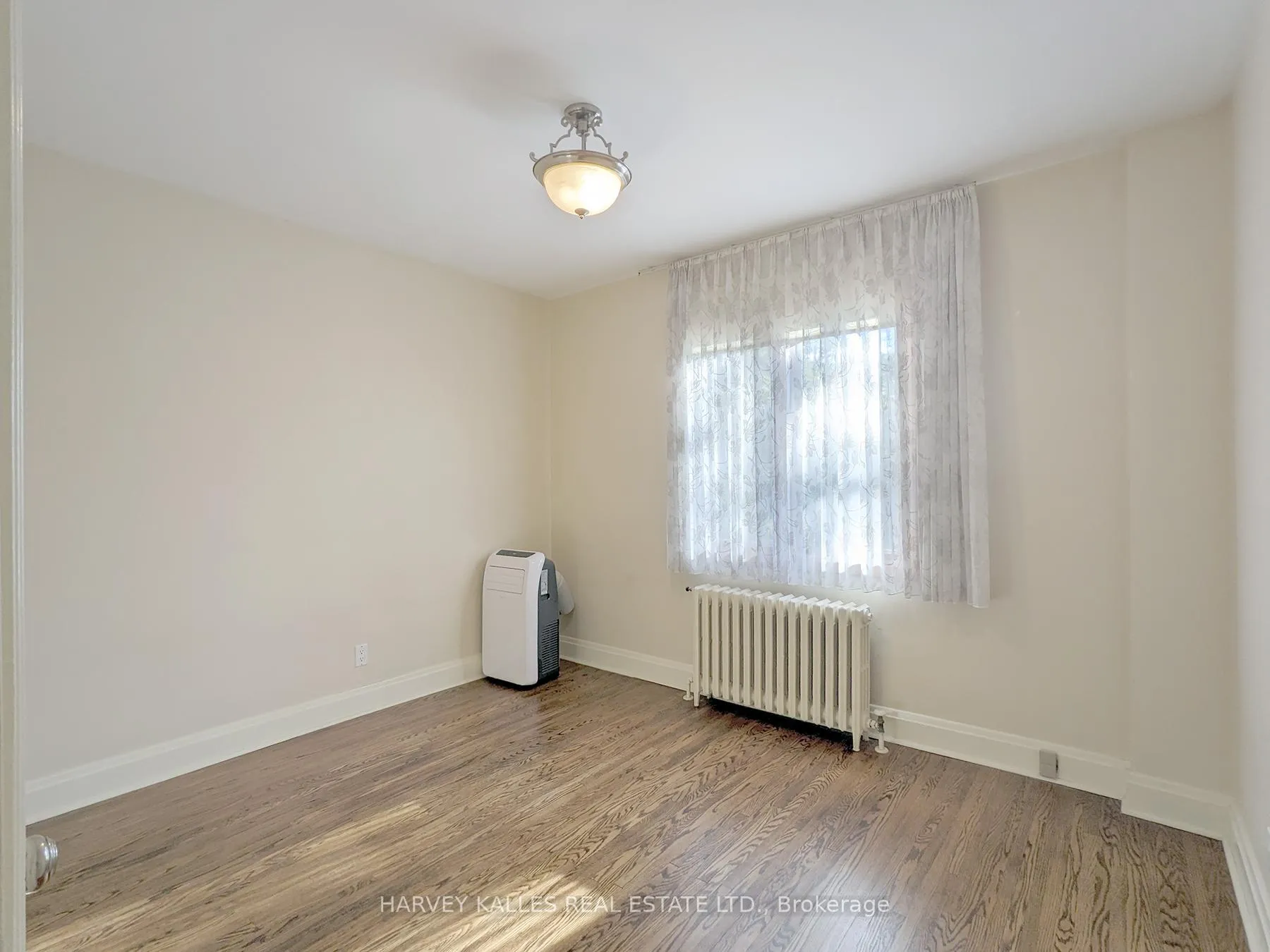 Photo 9 of Unit Upper, 95 Chatsworth Drive, Toronto, Lawrence Park South — HOMEH
