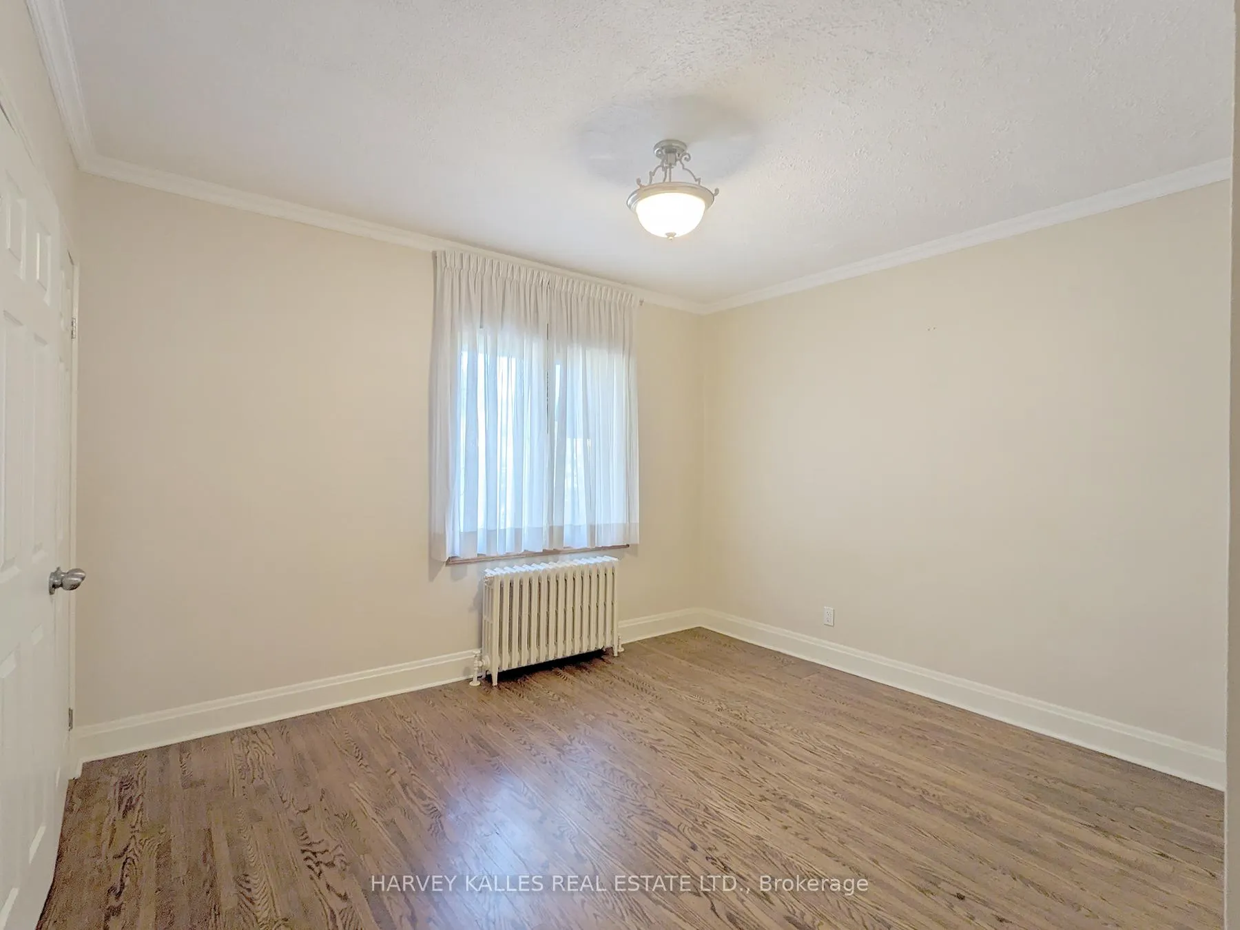 Photo 10 of Unit Upper, 95 Chatsworth Drive, Toronto, Lawrence Park South — HOMEH
