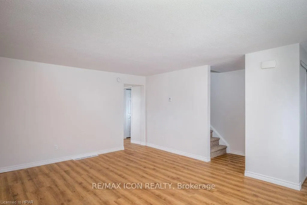 Photo 5 of 55 Crehan Crescent, Stratford — HOMEH