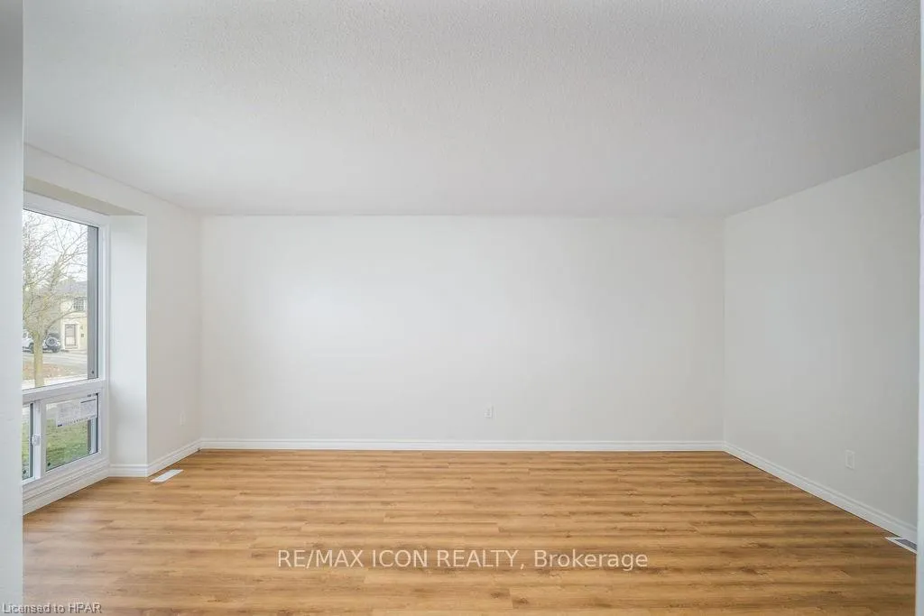 Photo 6 of 55 Crehan Crescent, Stratford — HOMEH